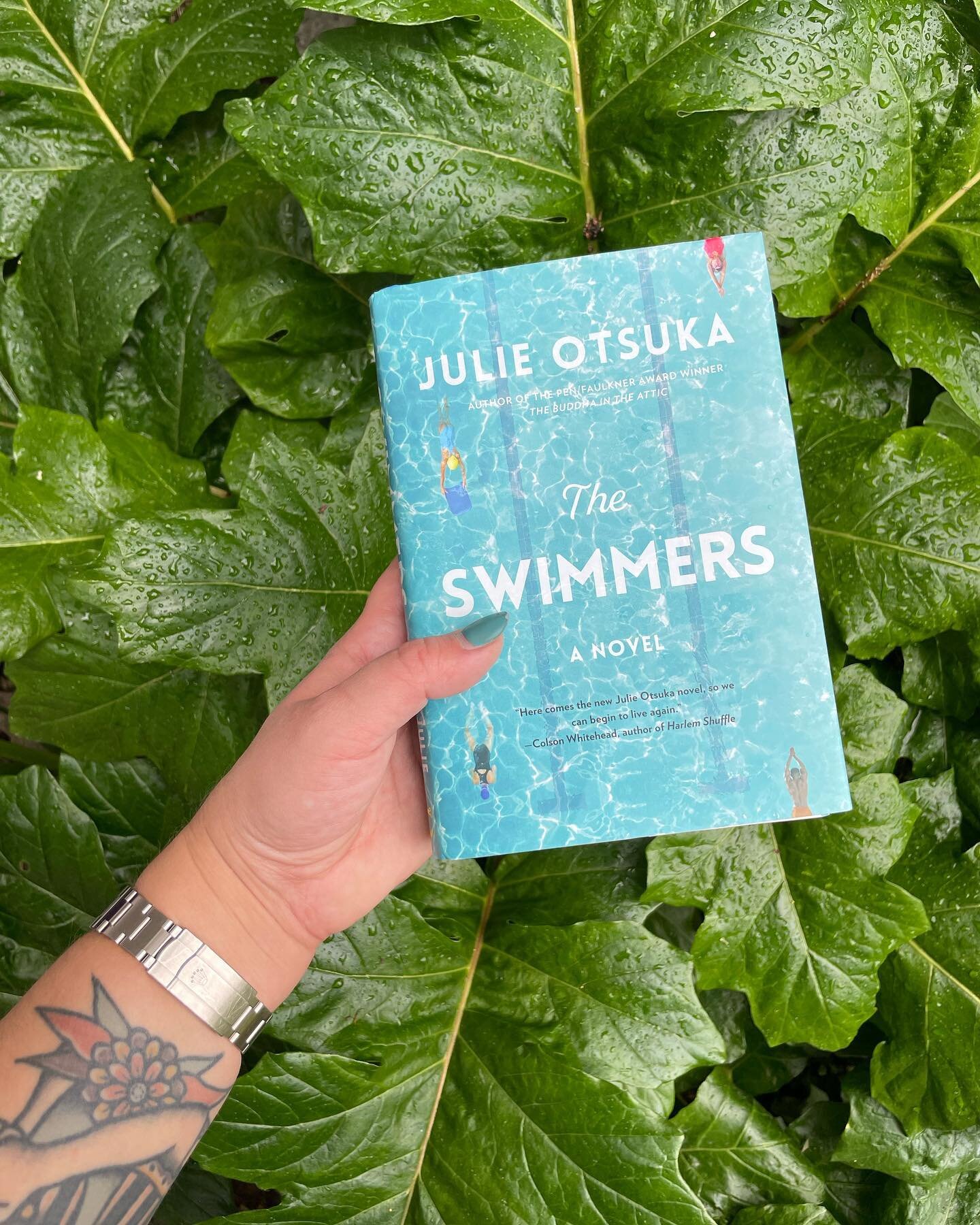 THE SWIMMERS | Julie Otsuka

The short answer: 4/5 ⭐️ 

READ IF
📗You&rsquo;re looking for something short and sweet, this read goes quick and was a great one to bring on vacation.
📗You&rsquo;re up for a slow-burn of a book. I&rsquo;ve found that I 