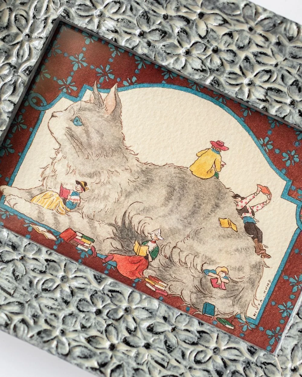 「心地の良い読書 」book and cat 
*SOLD
OPA galleryさんで開催中の「おもちかえり展」、
いよいよ明日8/6(水)までとなりました。
最終日、終了前少し在廊いたします。
参加作家10名のプチ個展が結集。
「おもちかえり」いただけるいろんなものを揃えてお待ちしています。
ぜひお立ち寄りください。
OPA夏フェス おもちかえり展
2025年7月25日(金)〜8月6日(水)
11時〜19時(最終日は17時まで)
場所:OPAgallery
東京都渋谷区神宮前4-1-