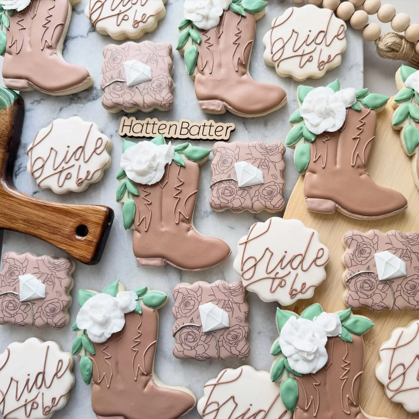 Western, rustic, and downright glamorous 🤩