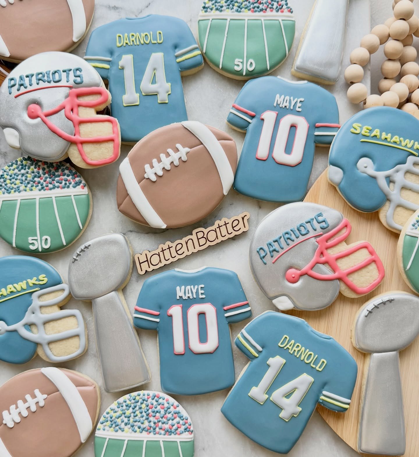 Well&hellip; it was a game! Congratulations, Seahawks! 

So beyond grateful for my client who was so graciously understanding of all the NFL copyright restrictions and let me create her cookies in a legal way. 🙏🫶🏻🥰