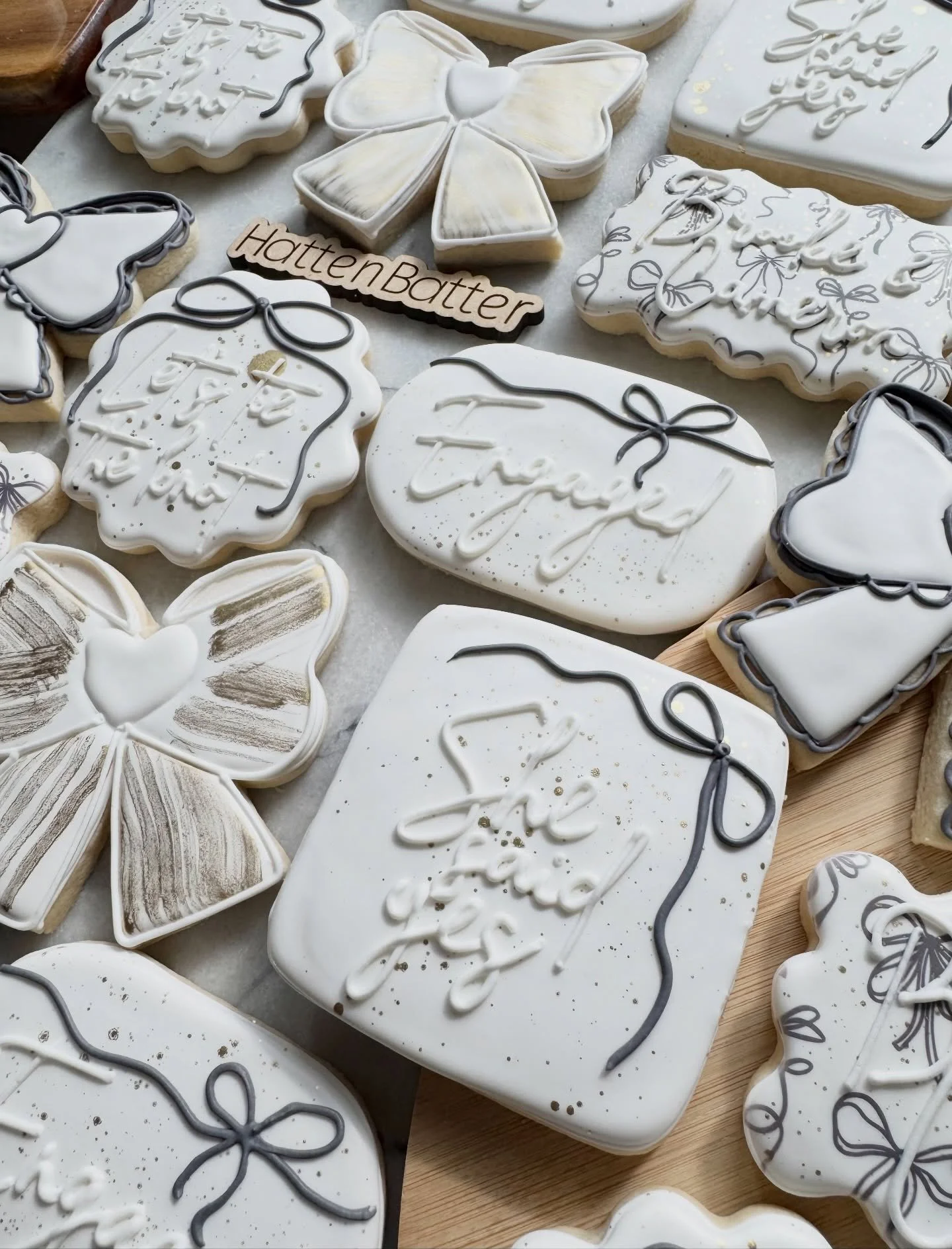 She said yes! 👏 

All the bows, all the black and white, all the sparkles ✨ for this &ldquo;tying the knot&rdquo; set