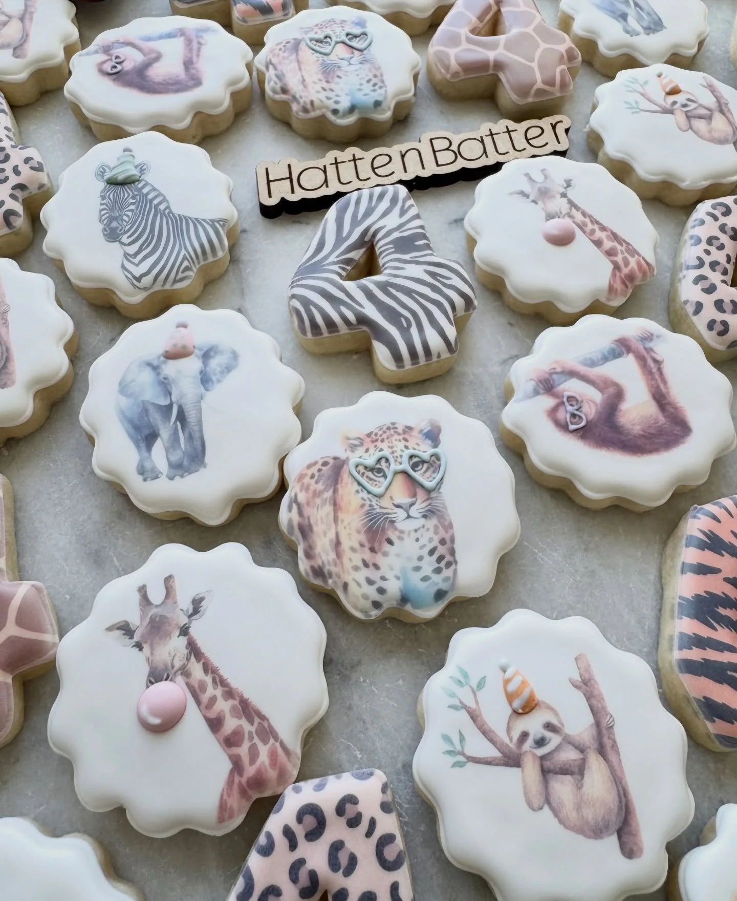 FOUR ever wild - which is your favorite?
🦒 🐘 🦥 🐒 🐆 🦓 

All custom cookie inquiries via my website. Link in bio!