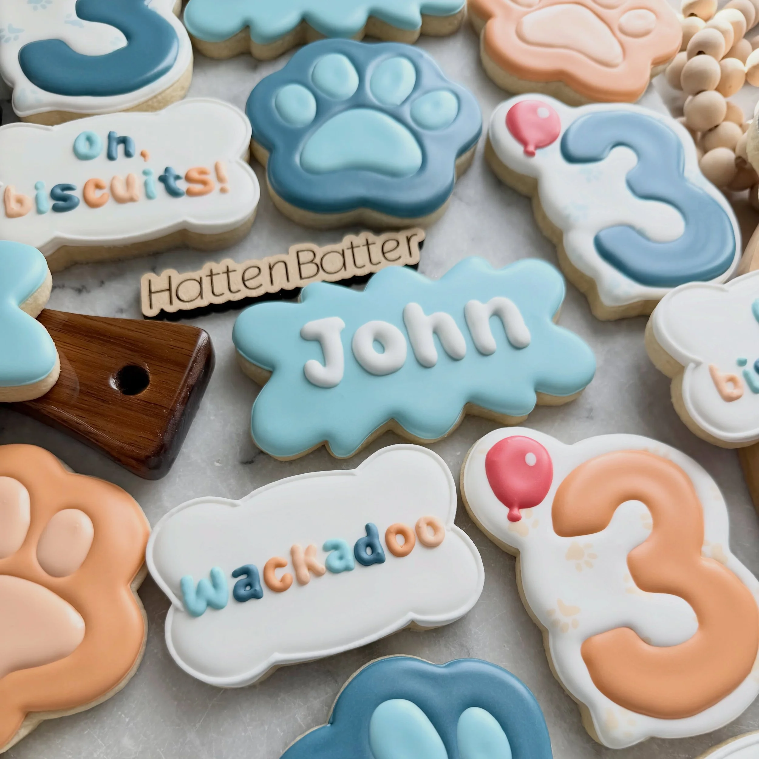 🐾 Happy birthday, John! 🐾 

Wait, no characters??? See my last post/reel to read why. &hearts;️ 

Submit your inquiry form for custom cookies via my website - booked through June