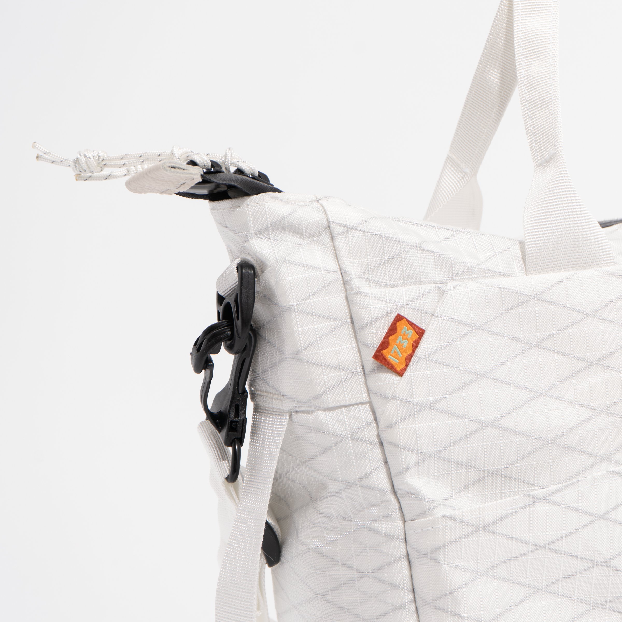 Daily Tote - UVX40-02.jpg