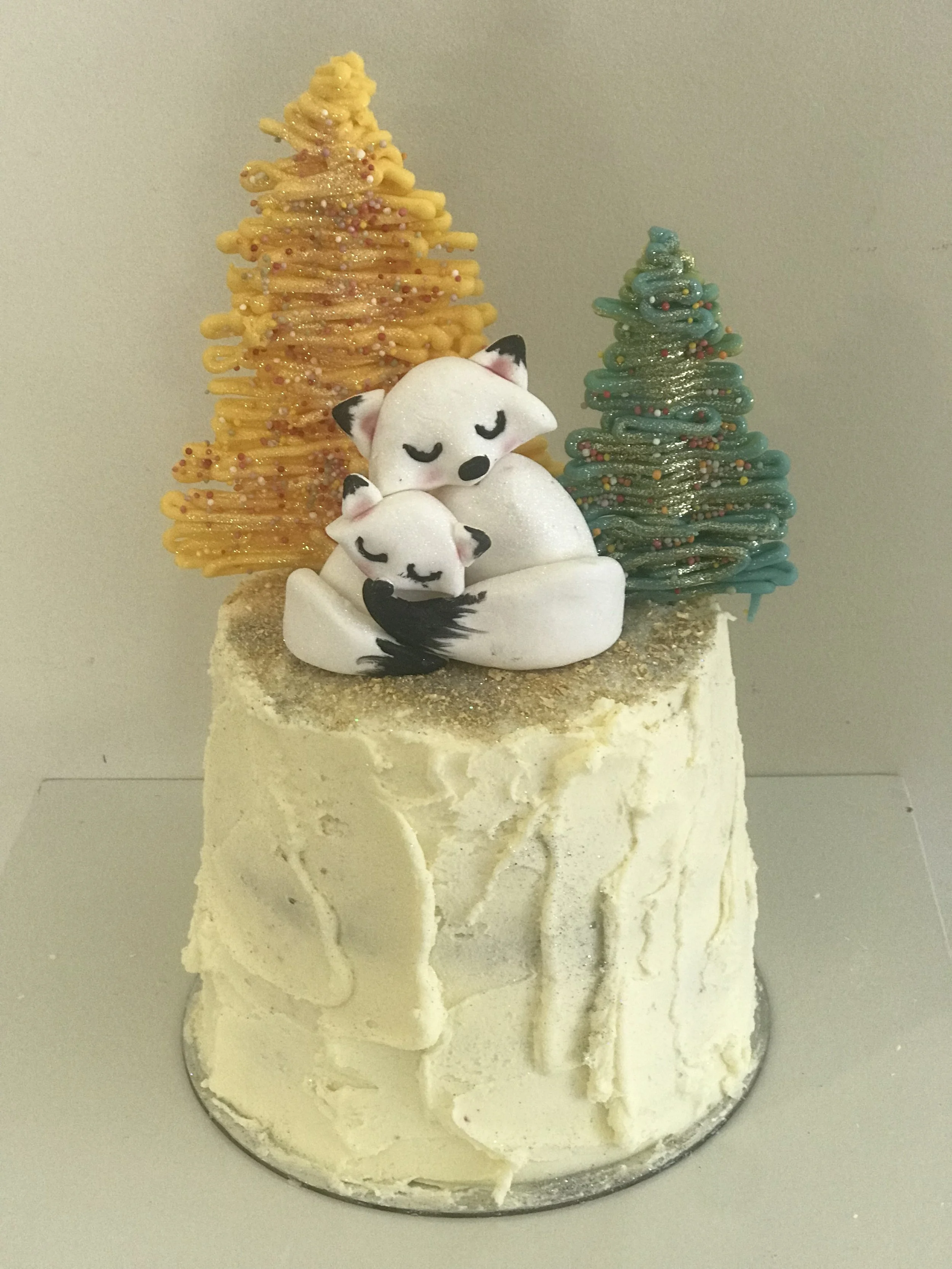 Foxi Red Velvet Christmas cake 