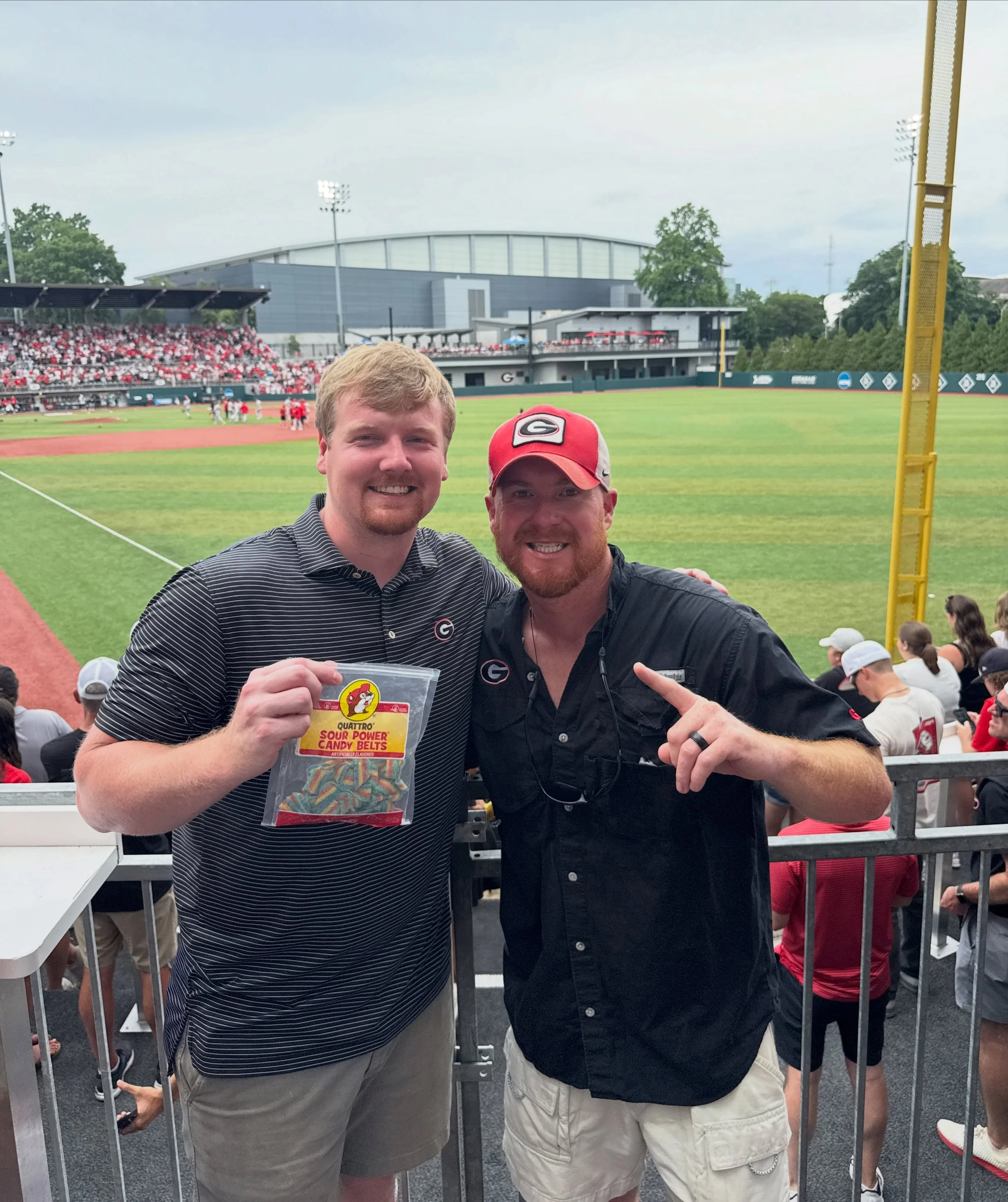 OMADAWGS!!!!!! ✈️

#uga #godawgs #rowsixty