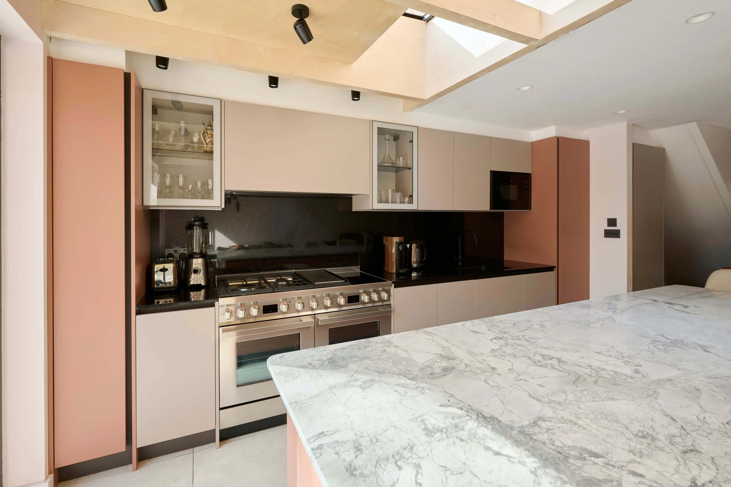 Ray Munn Kitchens 48 Oliver Close - FINAL 3 Jerry Shaw.jpg