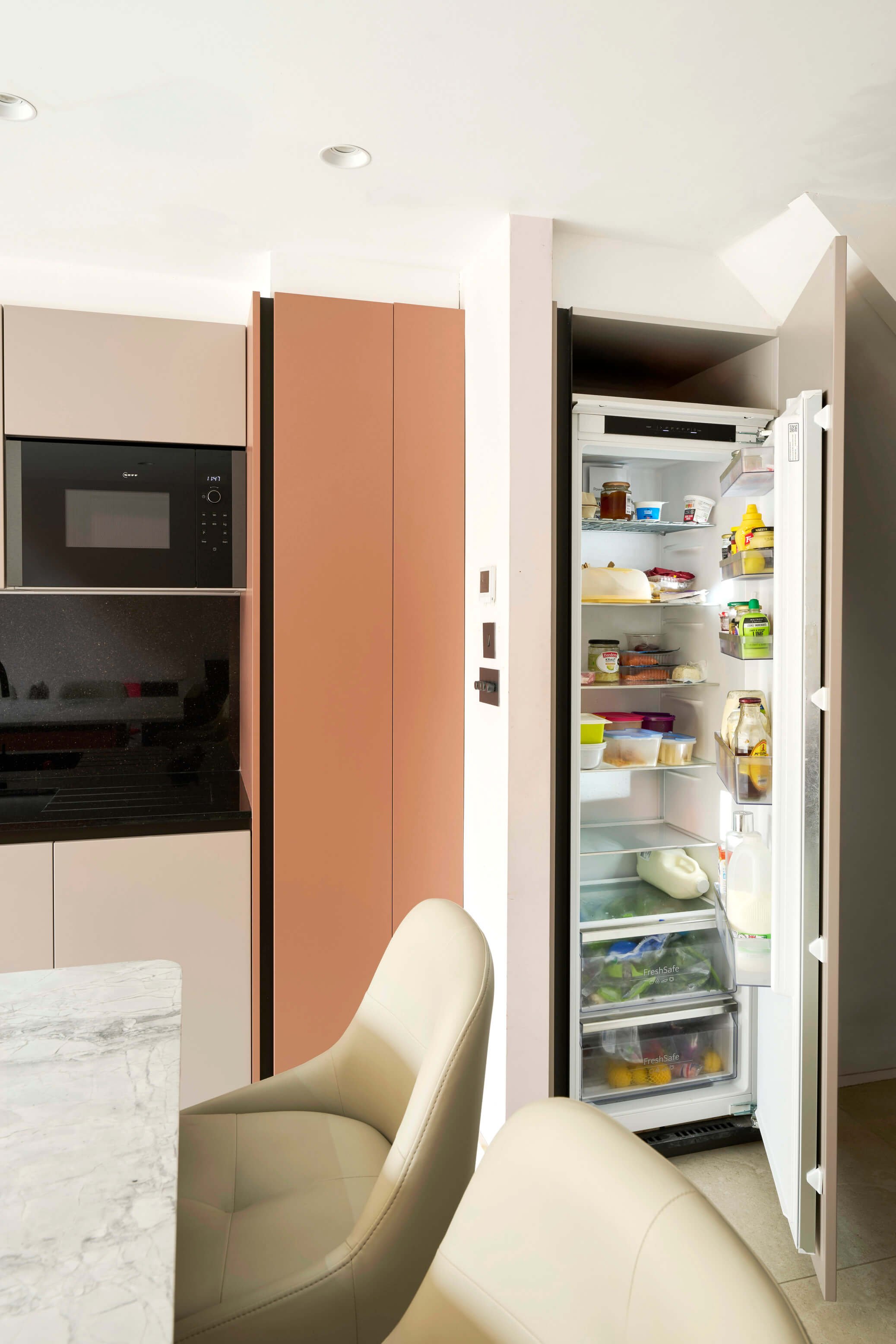 Ray Munn Kitchens 48 Oliver Close - FINAL 9 Jerry Shaw.jpg