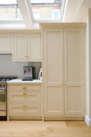 Nude In-frame Shaker Kitchen | Ray Munn Kitchens