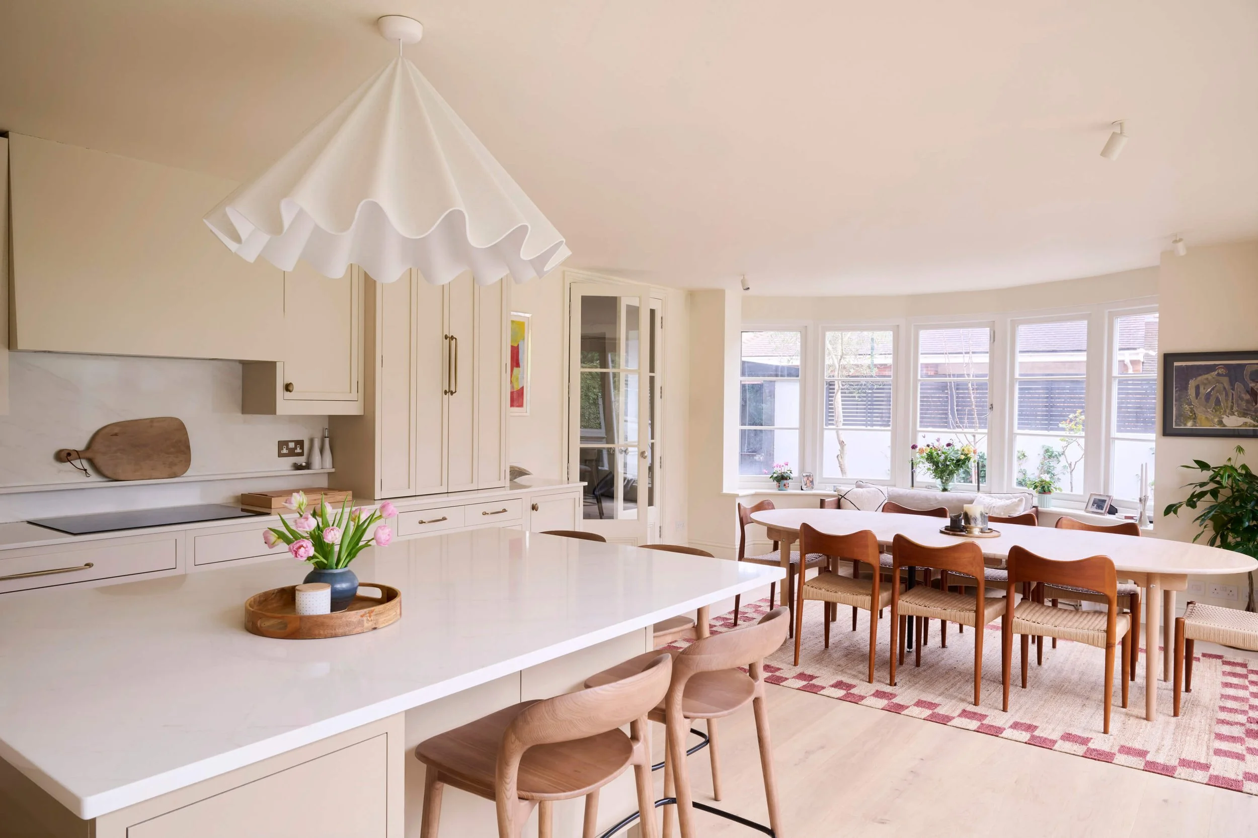 Light Neutral In-Frame Kitchen in London 