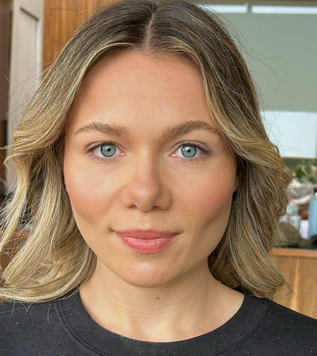 Elise was an absolute dream on her wedding morning &mdash; calm, intentional, and so clear on how she wanted to feel in her skin. A powerhouse lawyer living overseas, she carries the kind of magnetic, positive energy that makes you instantly understa