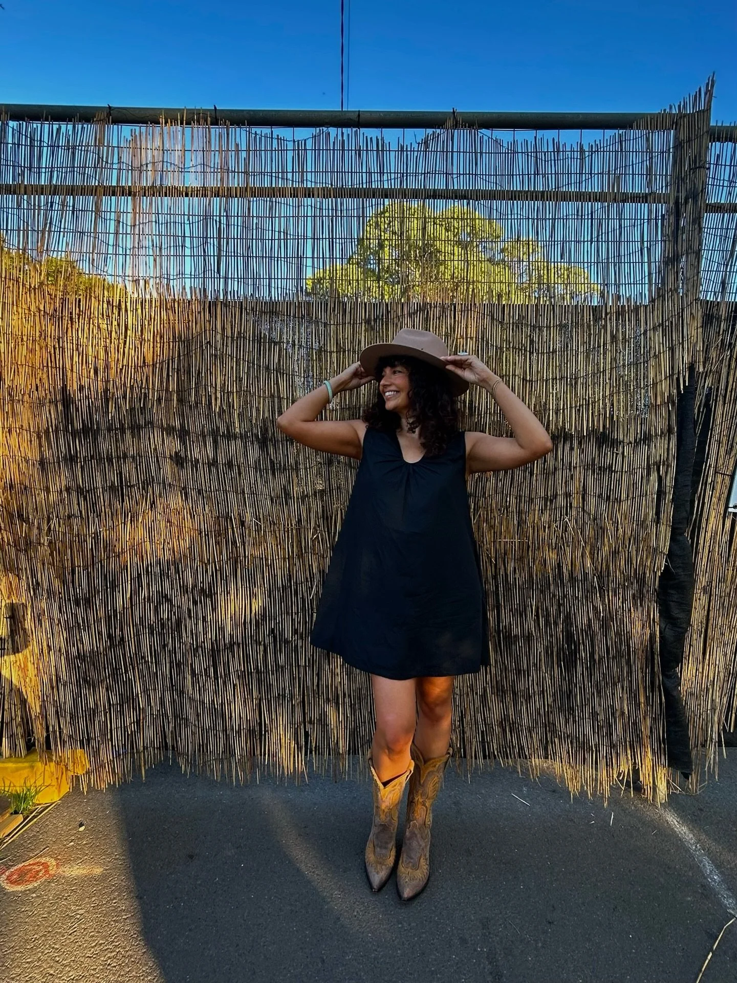 Mad March, making it slow and sweet ✨

Just a month of wandering through the gardens, eating good local food, warm nights, and sitting under the lights watching nature little shows with my favourite people 🤍

Nothing rushed, nowhere to be&hellip; ju