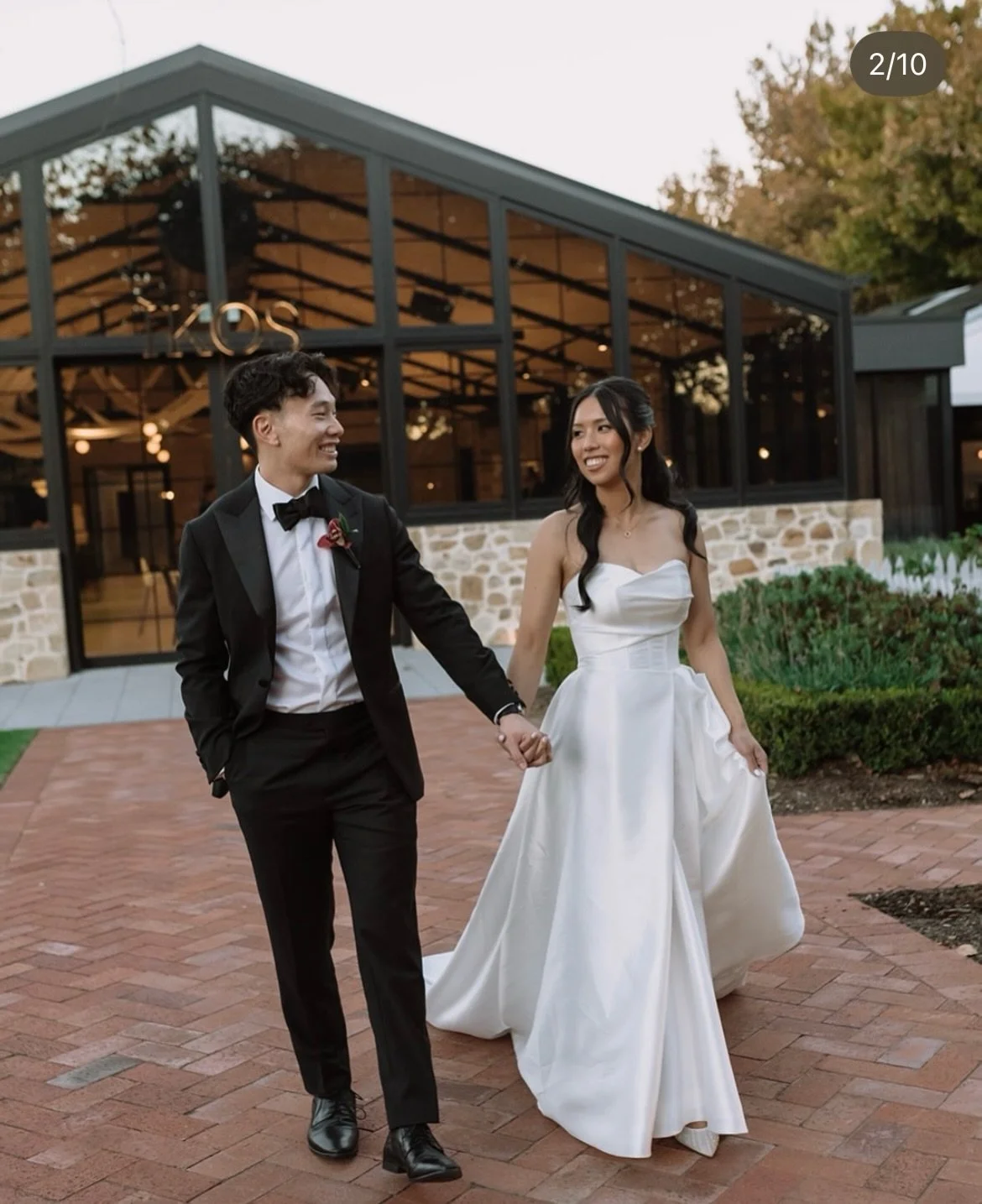 ✨ Hannah &amp; her beautiful tribe ✨

Such a special morning glamming this gorgeous bridal party for Hannah&rsquo;s big day👰🏻&zwj;♀️We created a soft natural glam look on each of the girls with fresh, glowing skin, softly sculpted cheeks, contoured