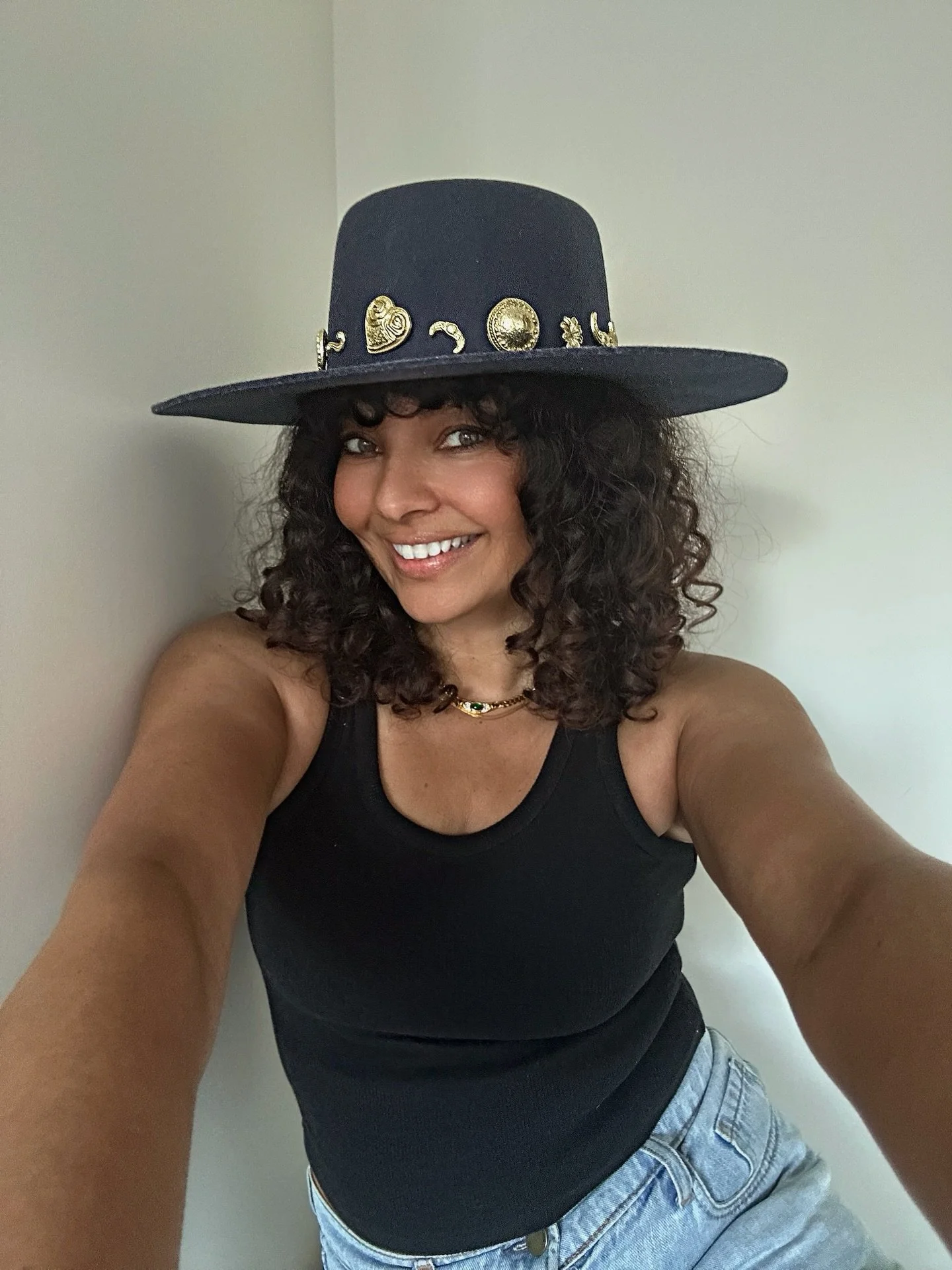 A little &ldquo;about me&rdquo; 

If you know me, you know&hellip; I love a good hat 🥰
It&rsquo;s kind of my thing &mdash; just like helping you feel confident, fresh, and glowing in your own skin.

I&rsquo;m all about good energy, real conversation