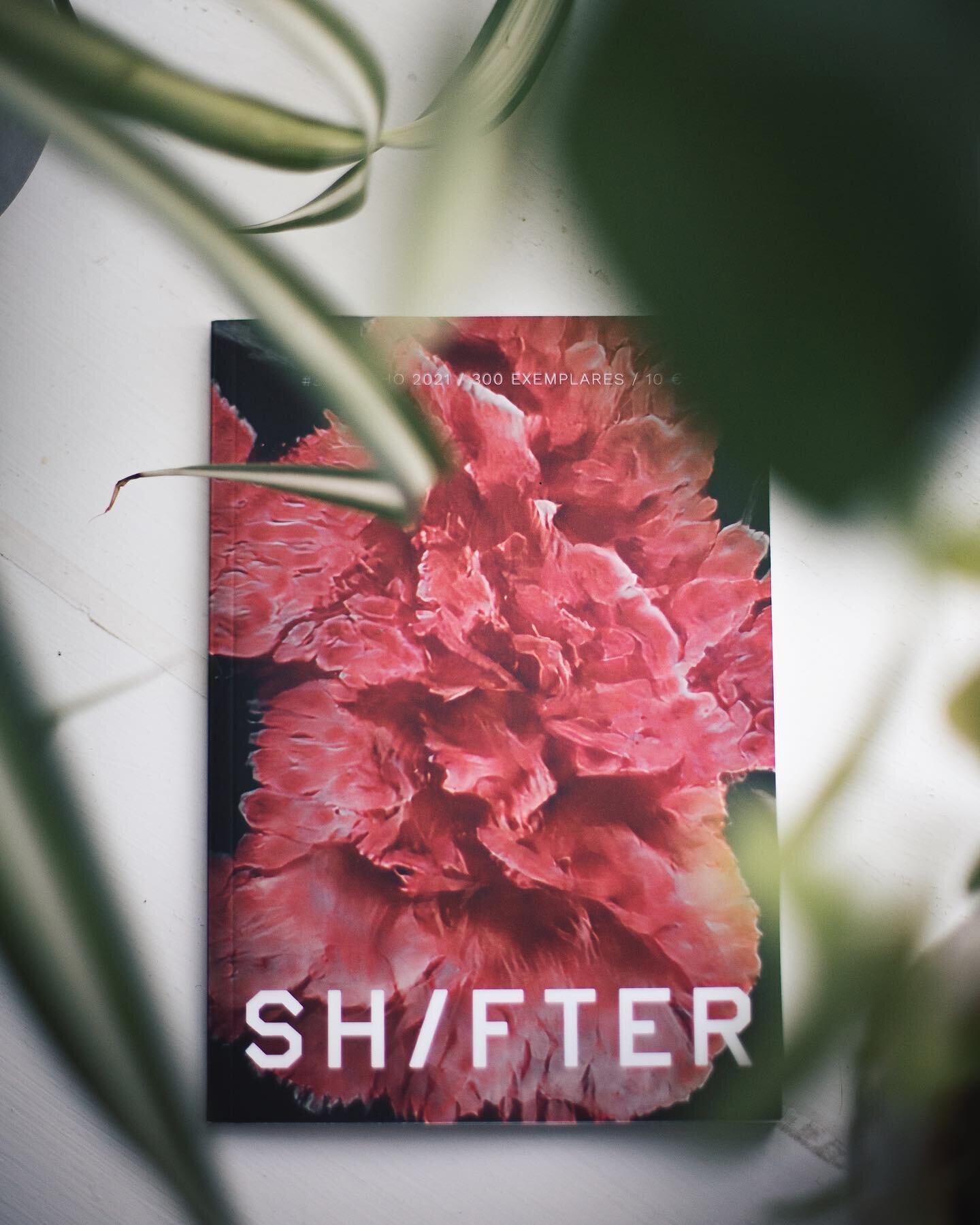 One of 25Abril_sempre&rsquo;s images is the cover of the third edition of the brilliant @shifterpt&rsquo;s magazine. I love the work they do, thus having my work on their cover is a great honour 🌹 if you live in Portugal, you can order the magazine 