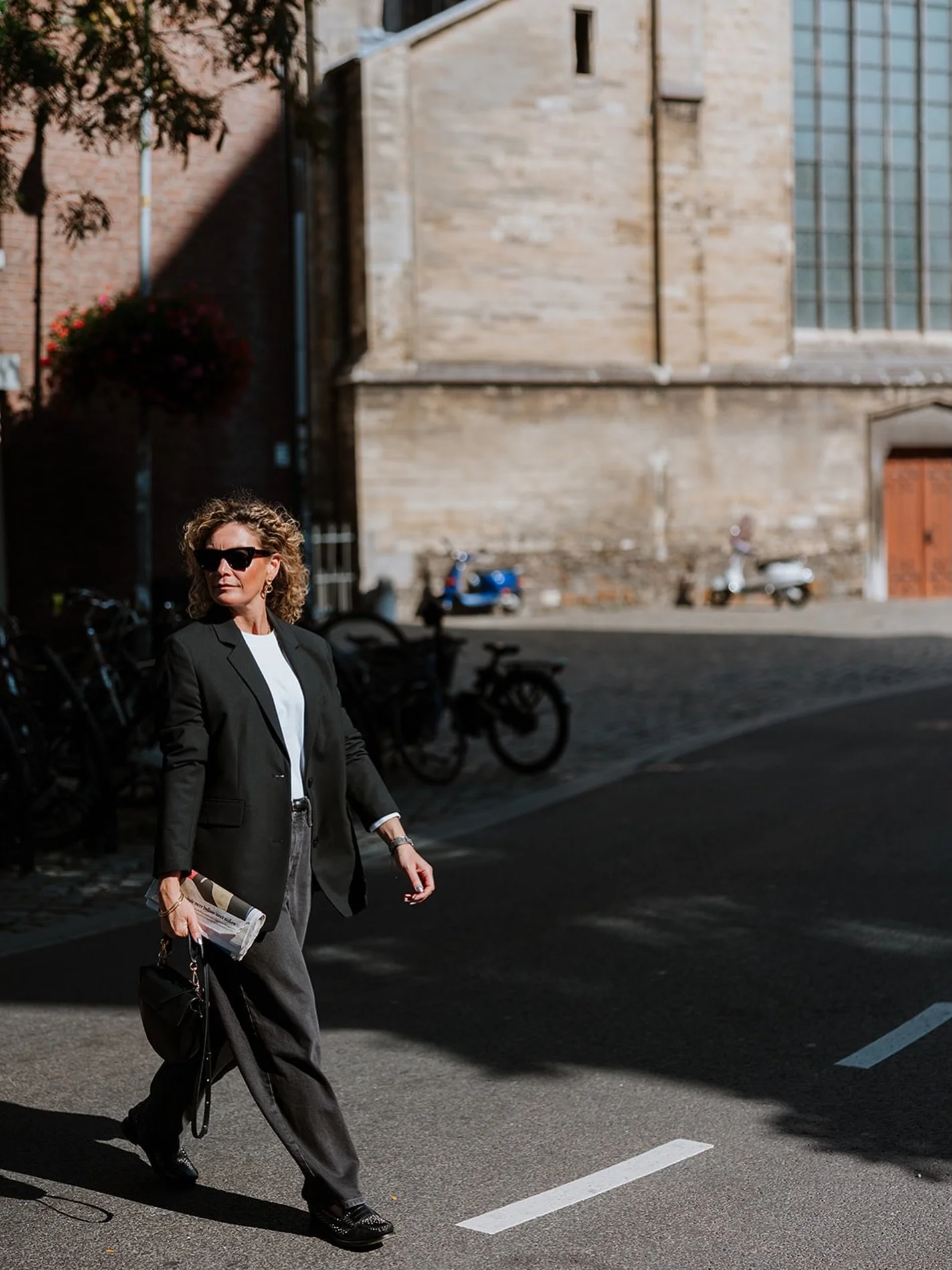 Strolling in the city 〰️ @maisonrowena @visitmaastricht 

#maastricht #fleurvosdesign #graphicdesigner #creativeentrepeneur #fashioninspo