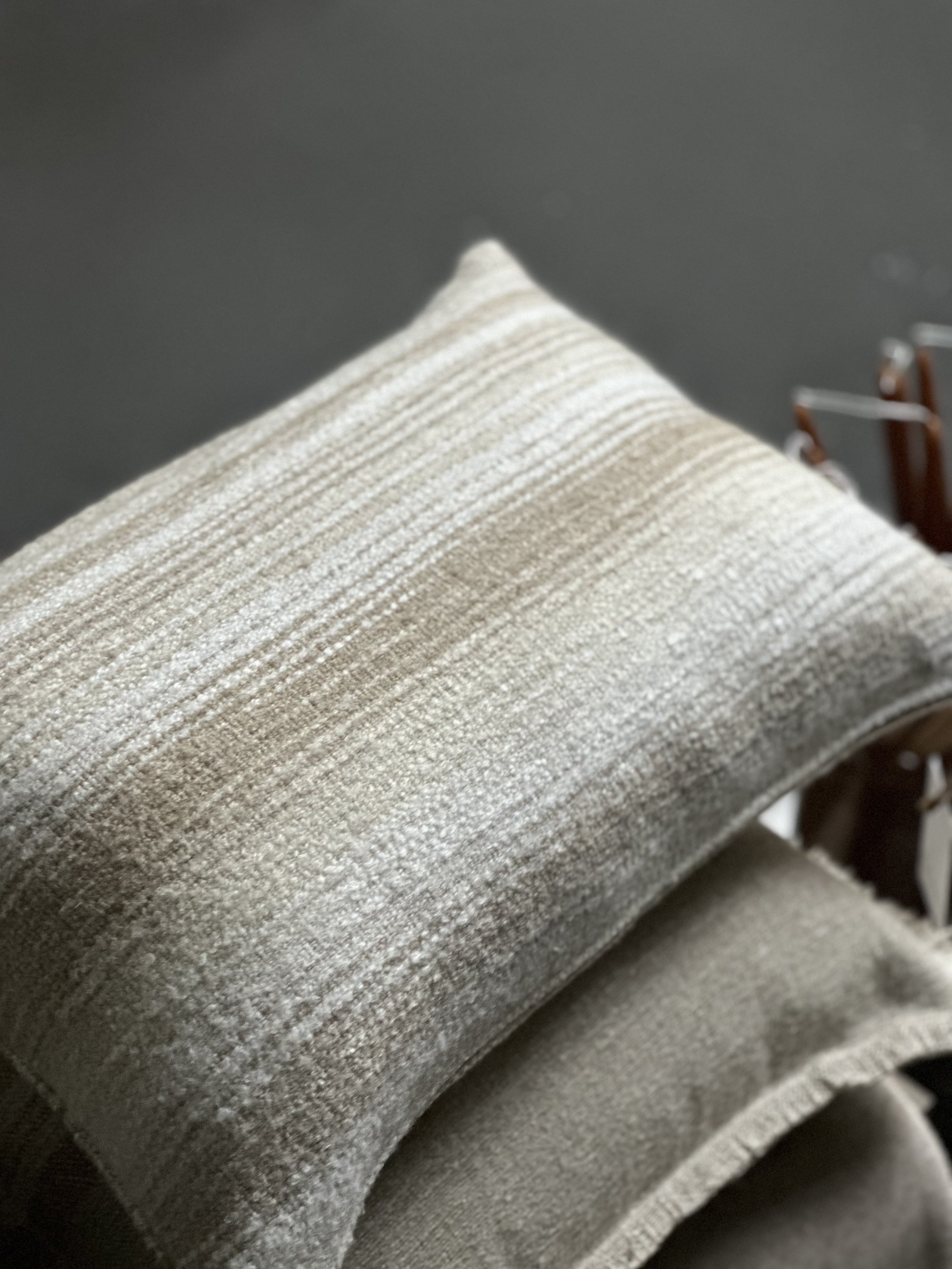 Leroy Cushion 40x60 - Ivory