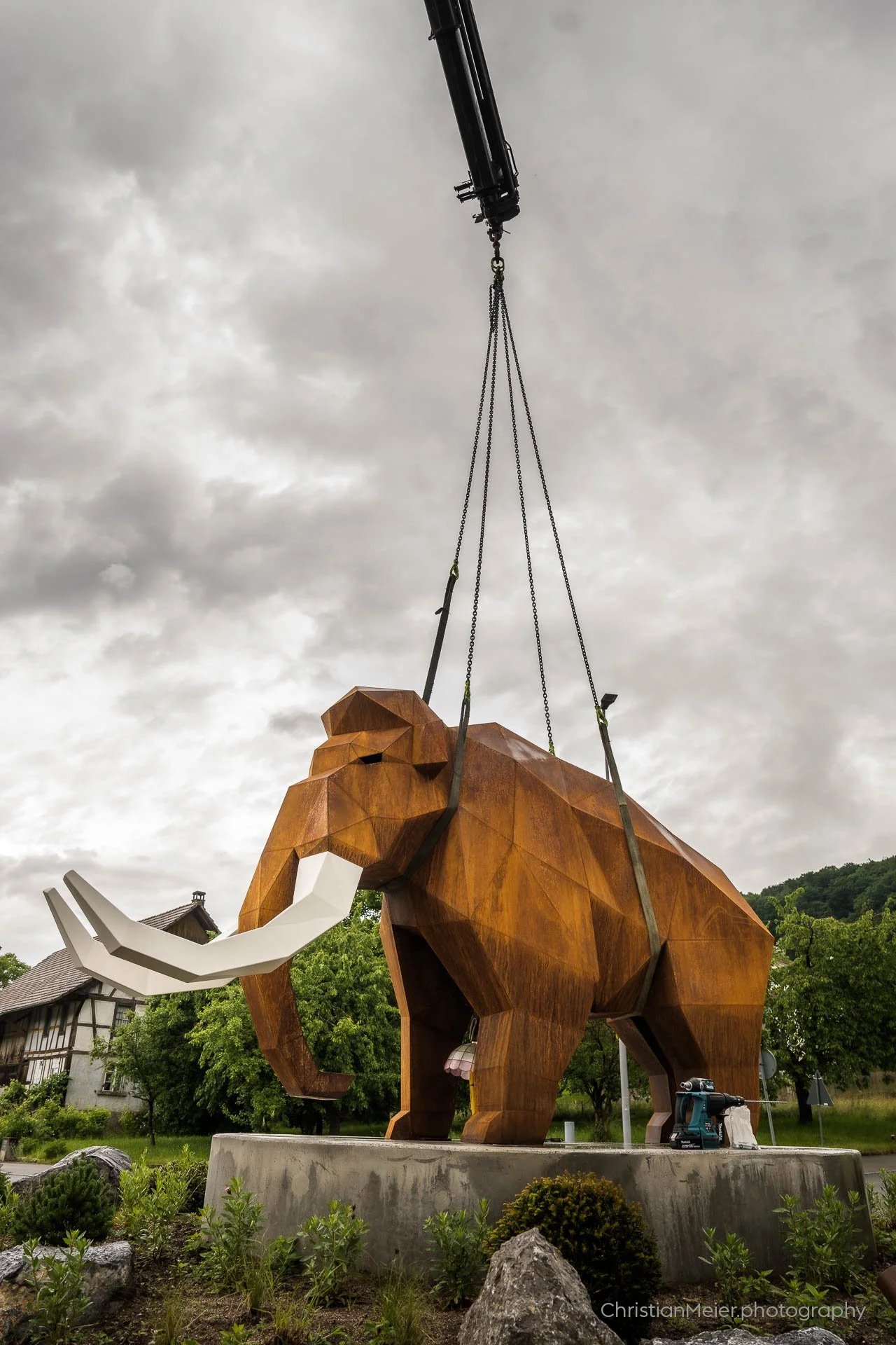 01_Liebi Design Skulptur Kreiselskulptur Felix Liebi10 Kopie.jpg