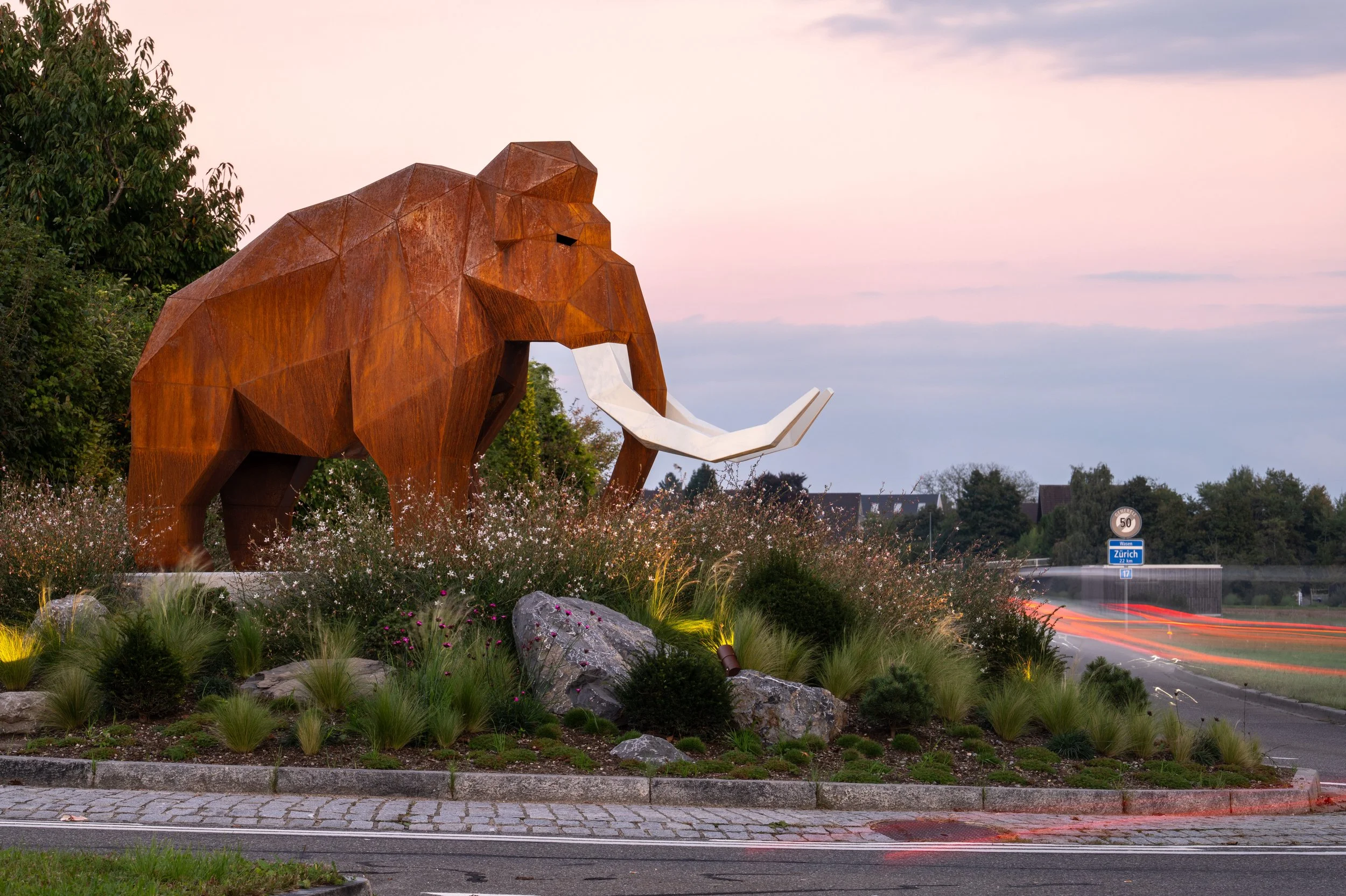 01_Liebi Design Skulptur Kreiselskulptur Felix Liebi.jpg