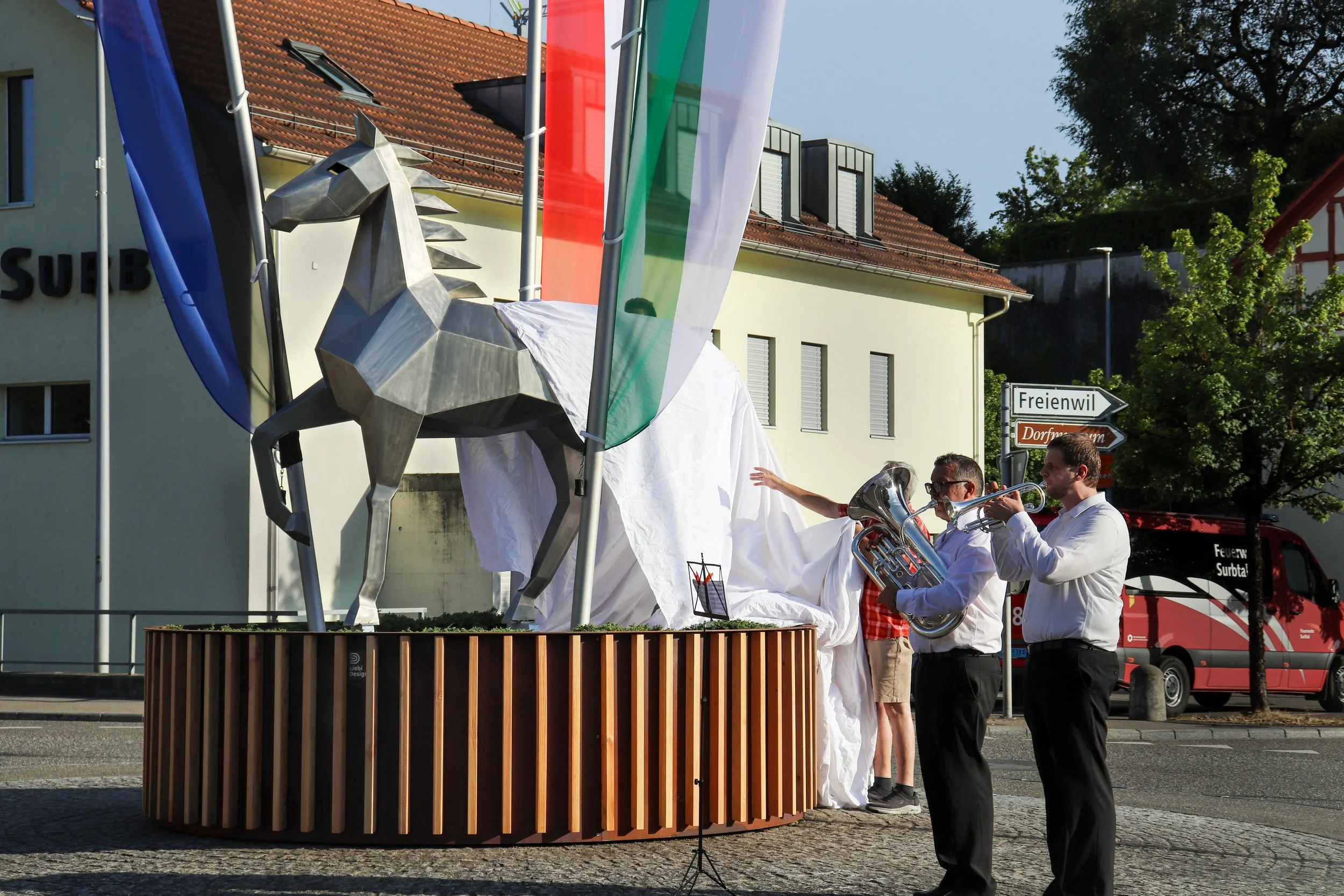 Liebi Design Kreiselkunst Pferd Edelstahl11.jpg