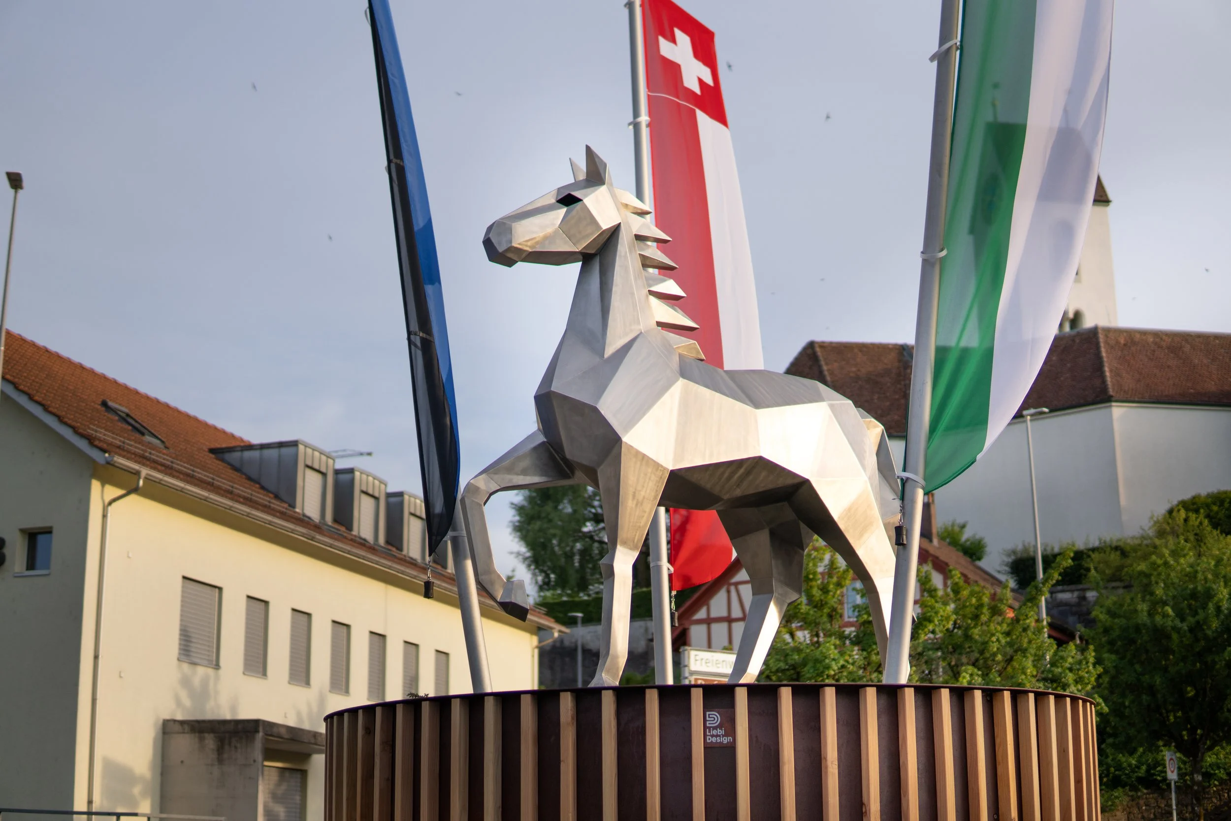 Liebi Design Kreiselkunst Pferd Edelstahl03.jpg