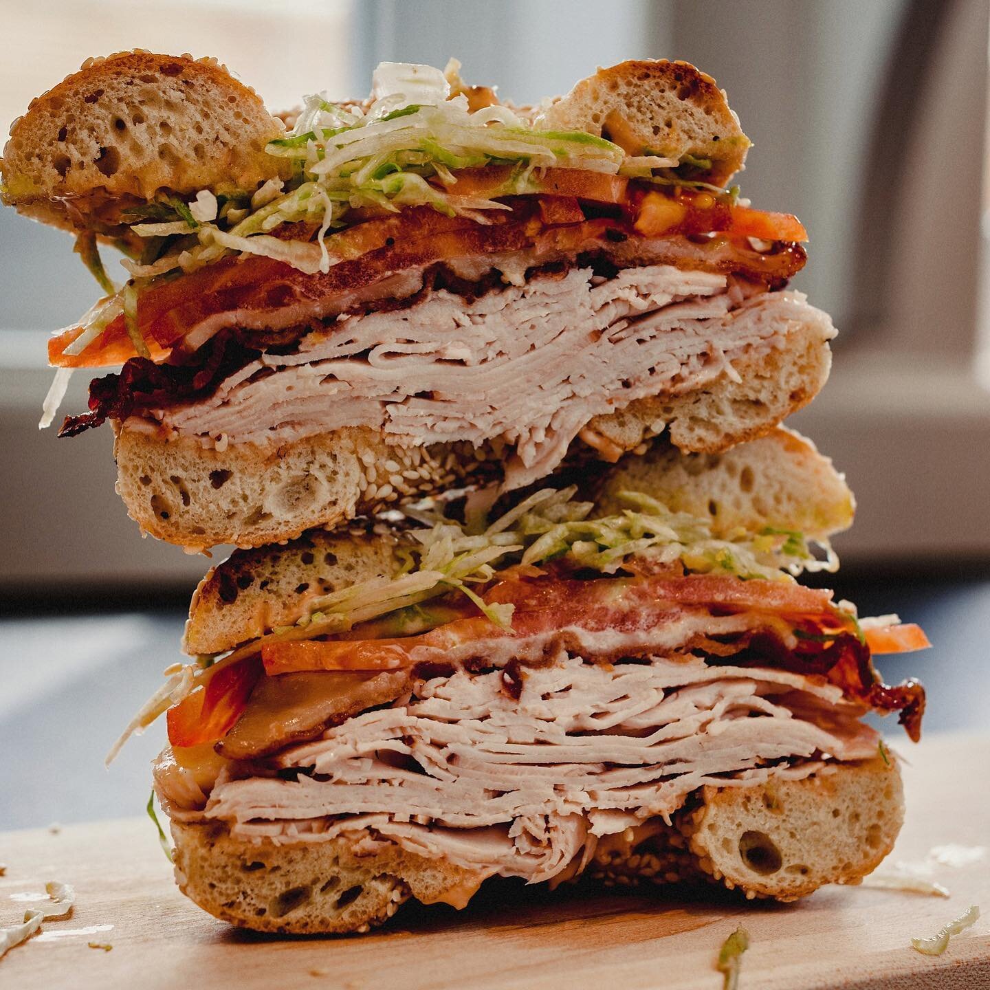 Sandwich stack comin in hot❤️&zwj;🔥 #bagelsandwich #bagelsofinstagram #montrealbagels #mtleats #mtlfood #eatlocal #eatlocalmtl #montrealfood #mtlbagel #bagellife #bagellover #bagelshop #bagelporn #bagellove #sandwiches #bageltime #bagelstore #foodst
