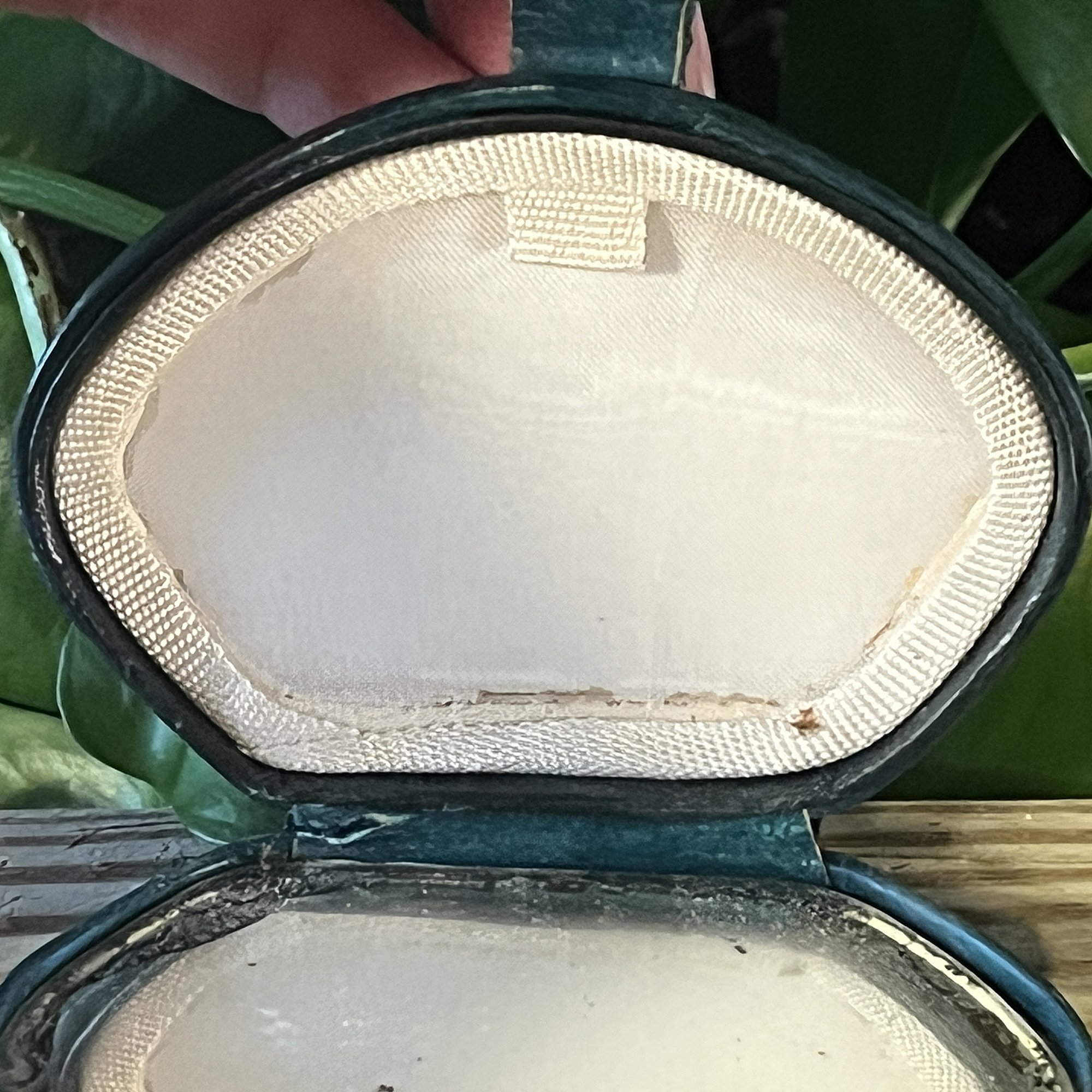 AquaLeatherCompact3.jpg