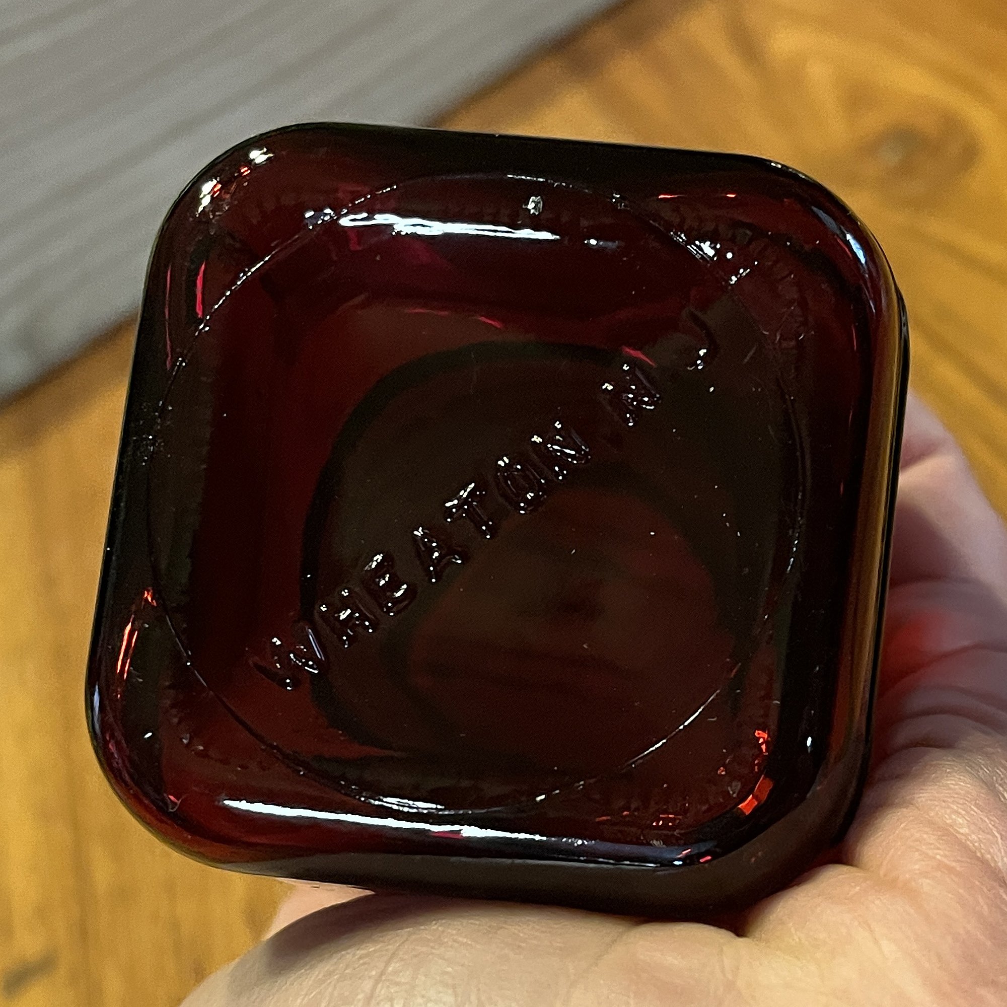 SetBdwn_Deco_Bottle3.jpg