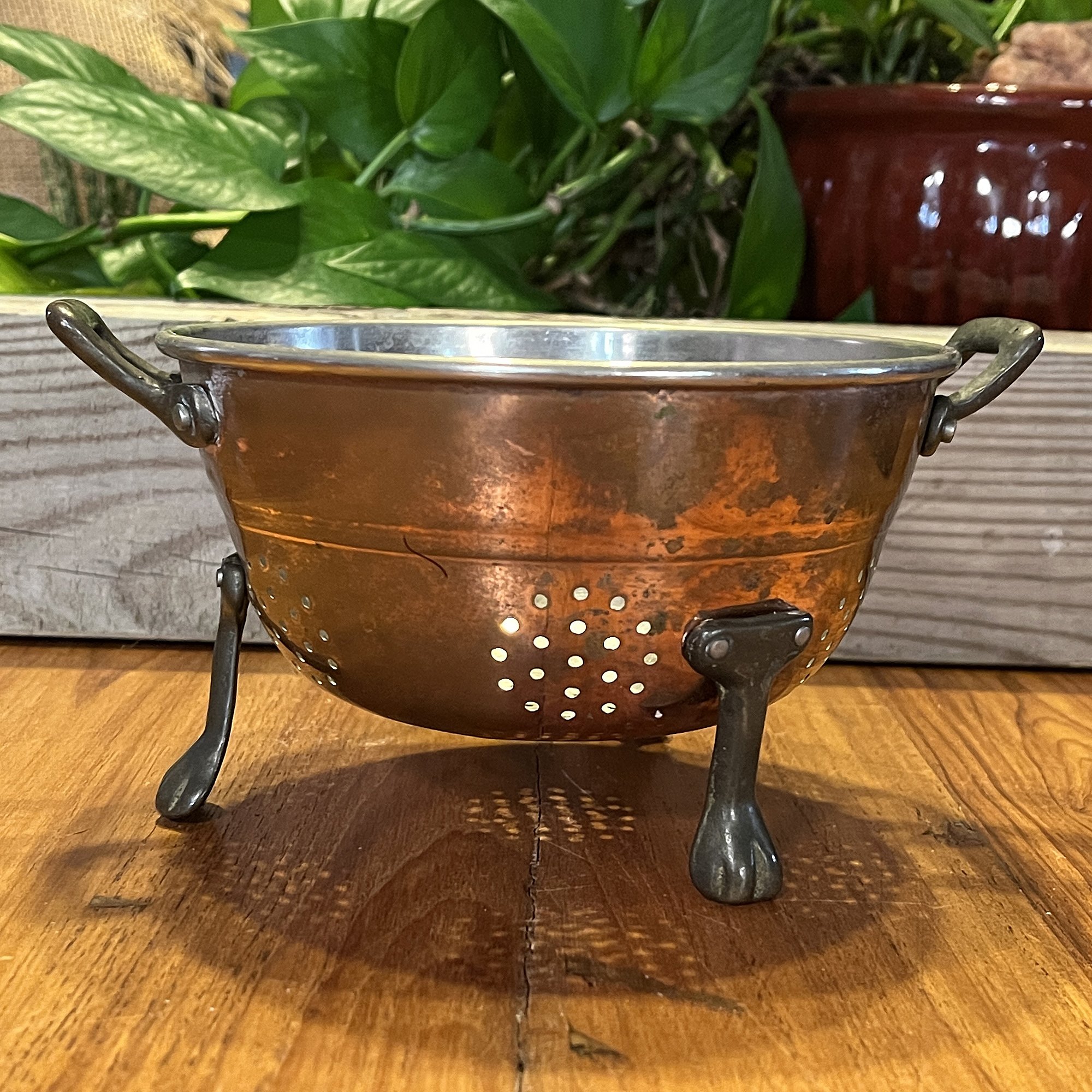 SetBdwn_Kitchen_Colander1.jpg