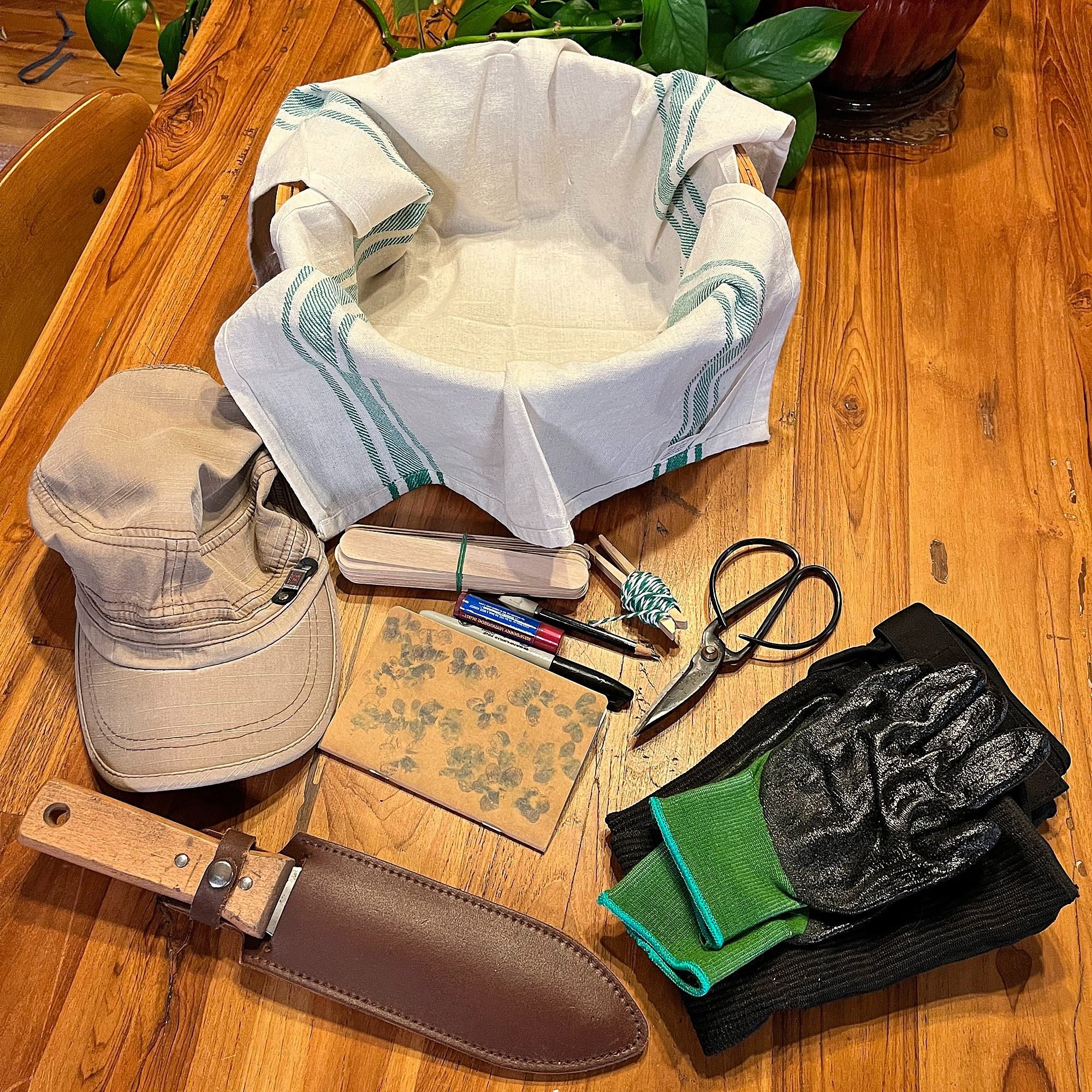 In honor of our new wildcraft / forage / garden sets being released today, I posted a short blog about what's in MY garden basket. Visit greenwitchvintage.com/blog to learn more.

#gardenbasket #wildcraftingbasket #foragingbasket #greenwitchvintage #