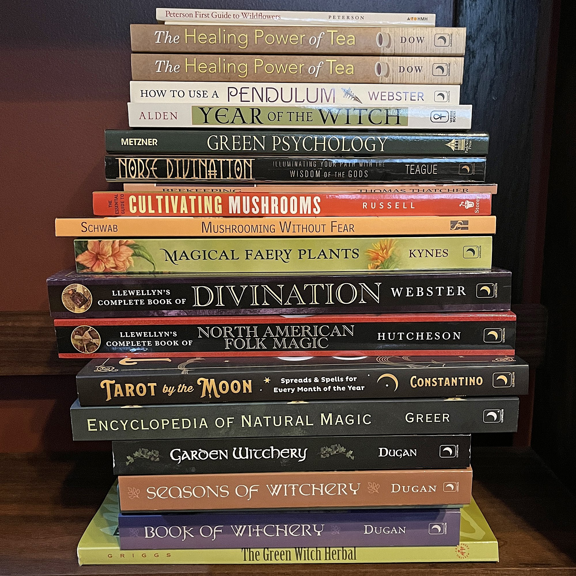 We're closing out several books from our inventory. All those shown in the photo above are 40% off. Visit greenwitchvintage.com to get yours!

#booksale #40percentoff #witchybooksale #witchysale #paganbooks #pagansale #books #witchbooks #greenwitchvi