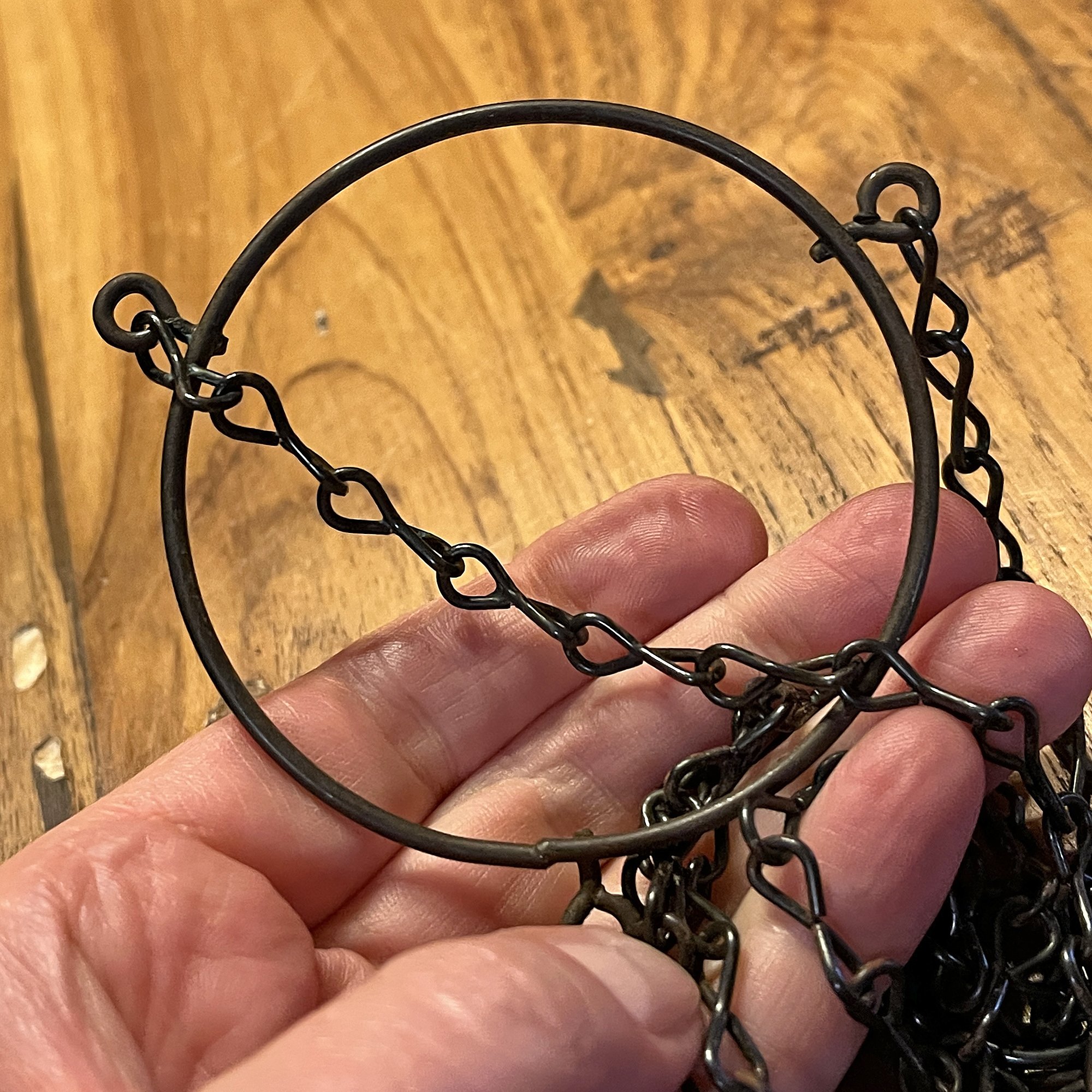 VintRstk_HangingChain7.jpg