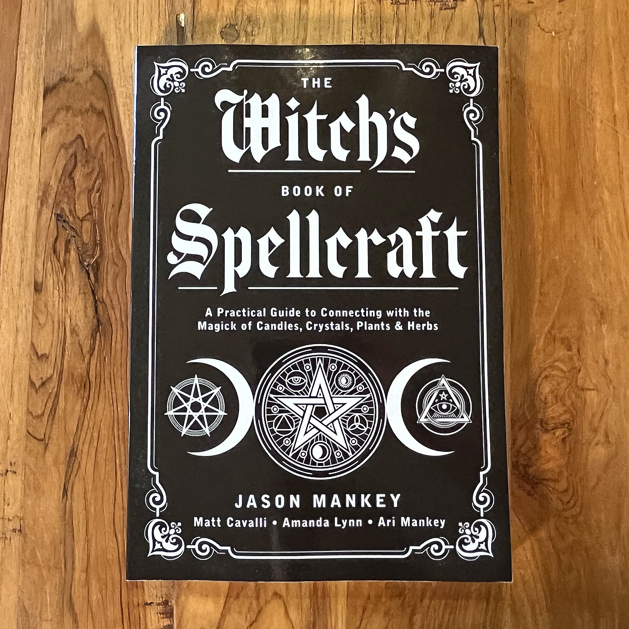 Books_WitchsGuideToSpellcraft1.jpg