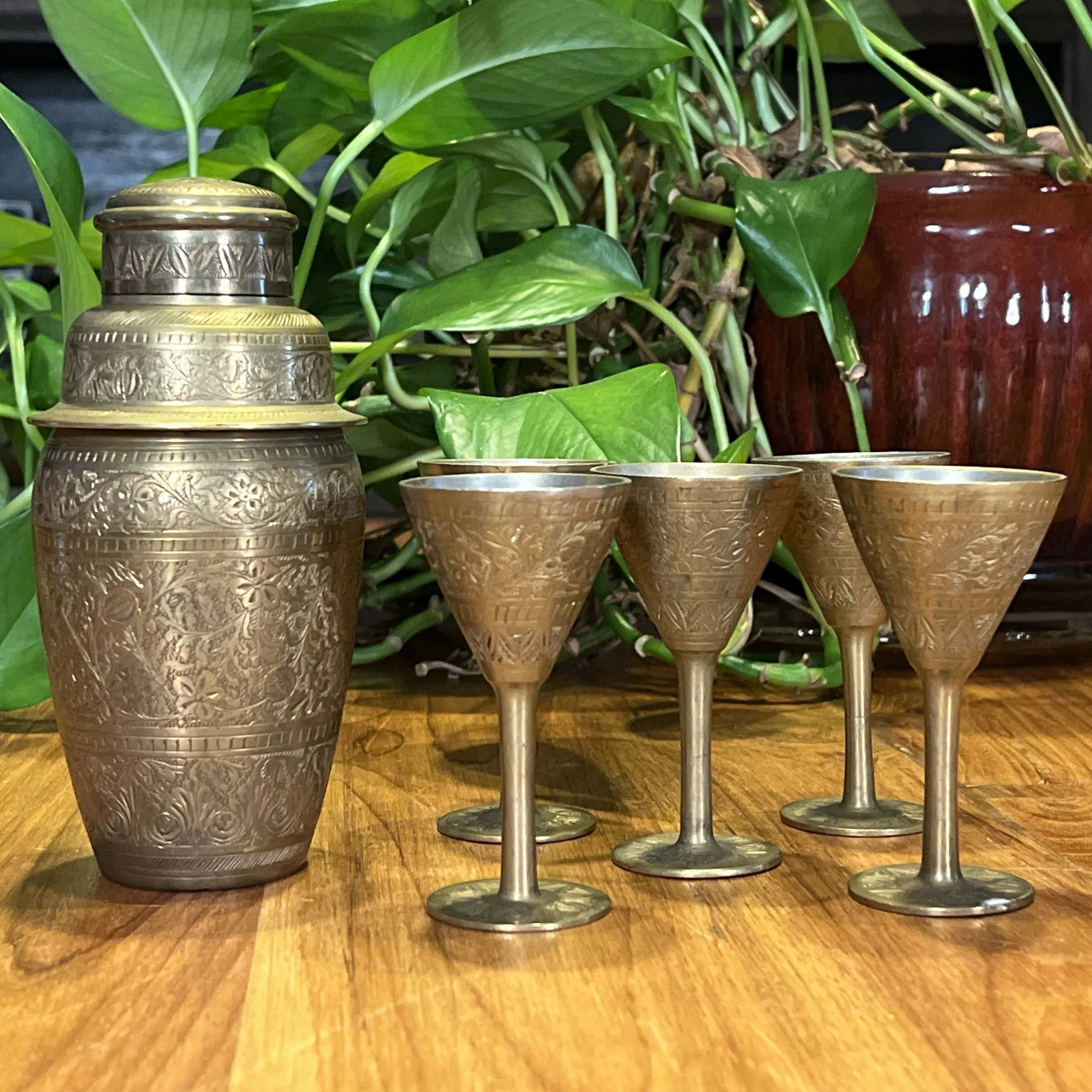 BrassCocktailSet1.jpg