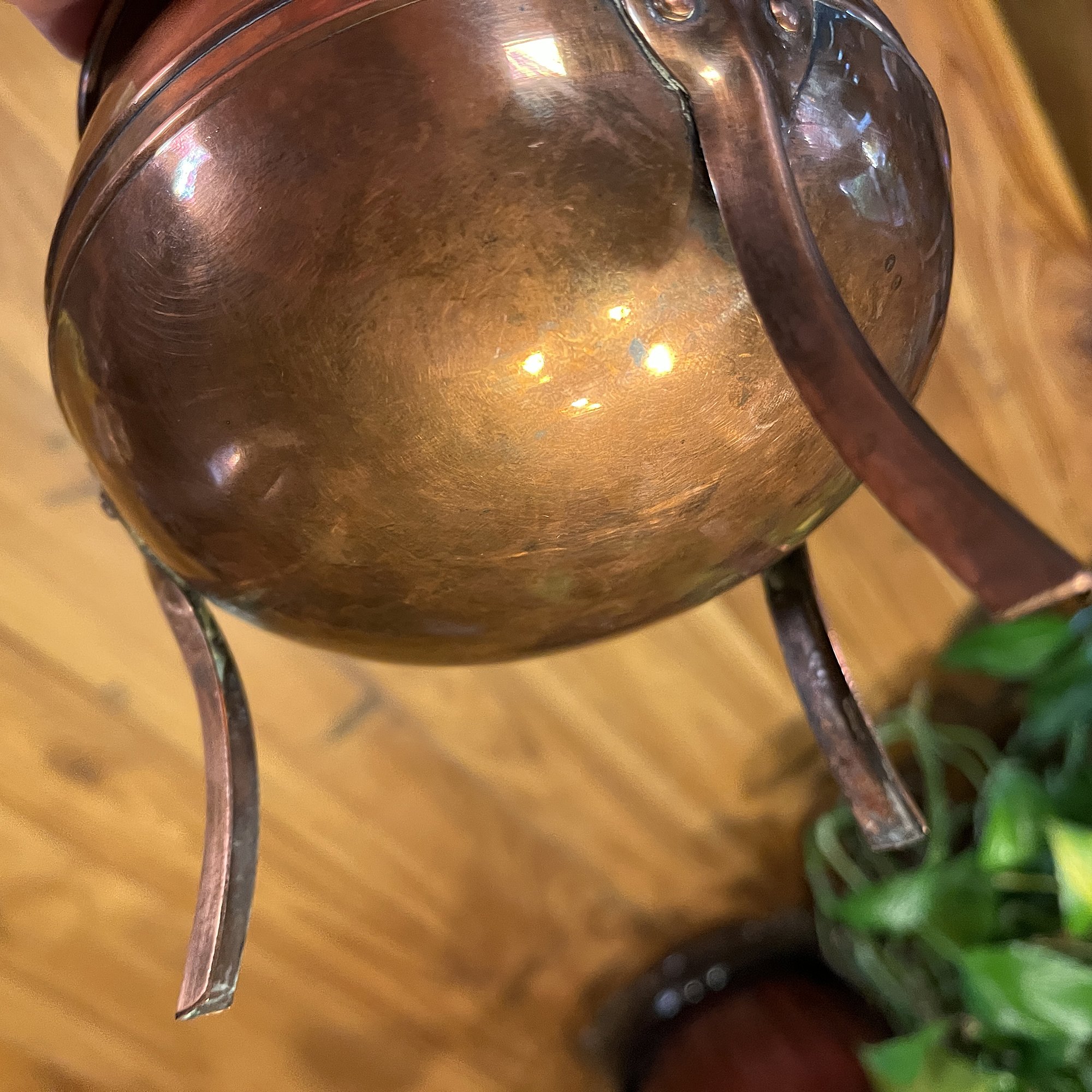 LongLeggedCopperCauldron1.jpg