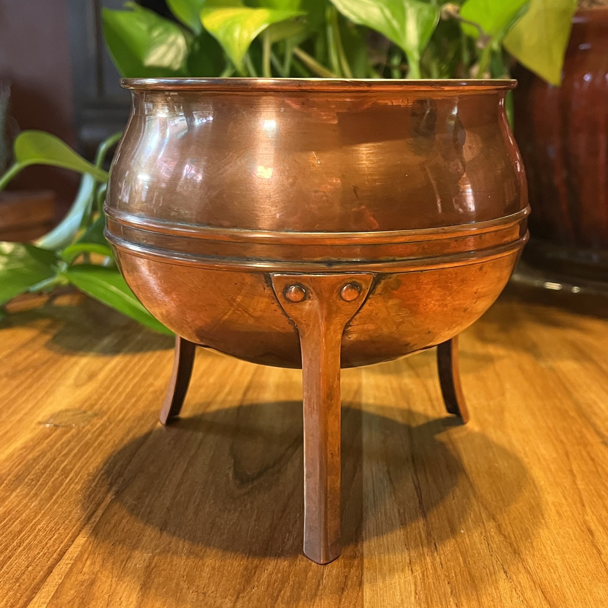 LongLeggedCopperCauldron7.jpg