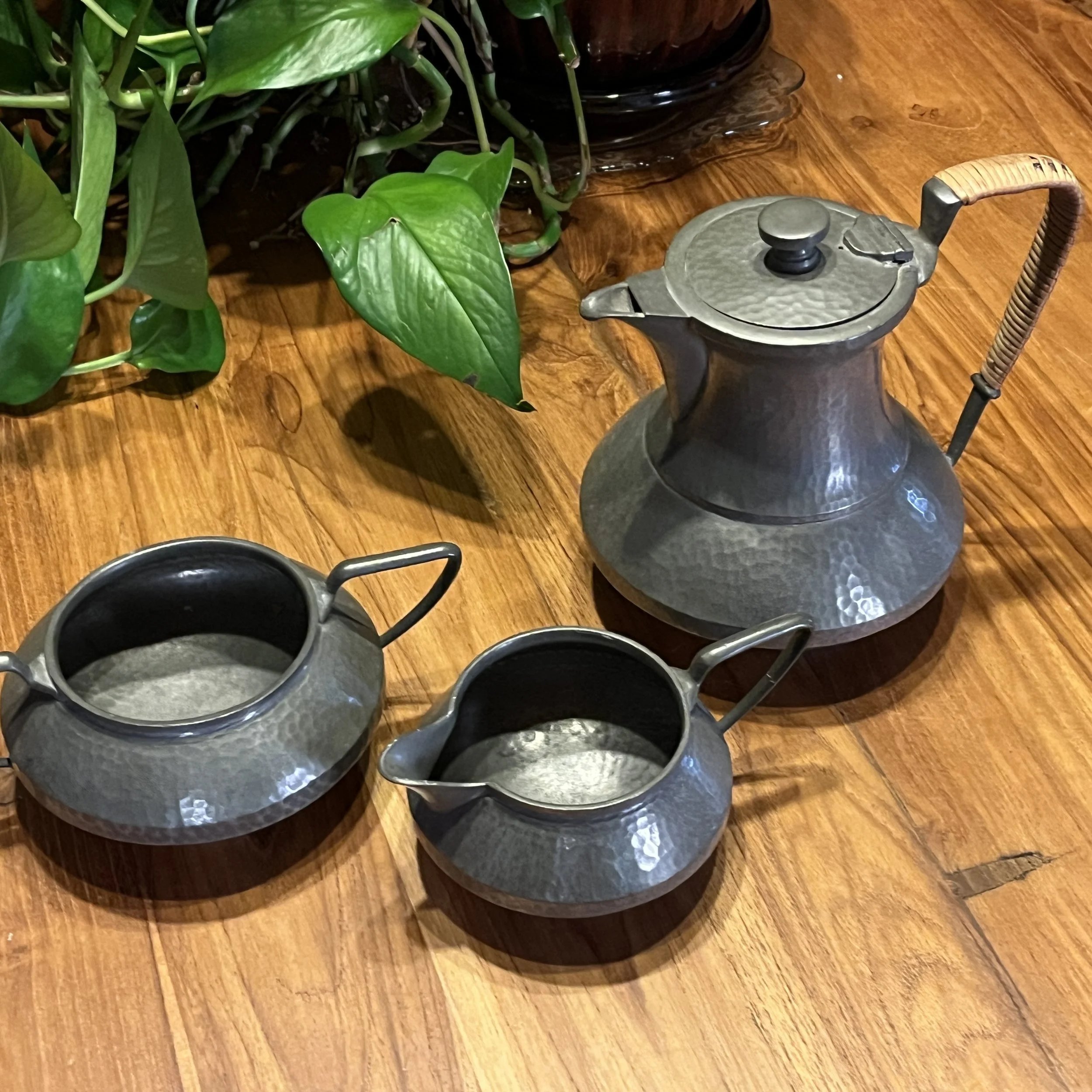 A&CPewterTeaSet11.jpg