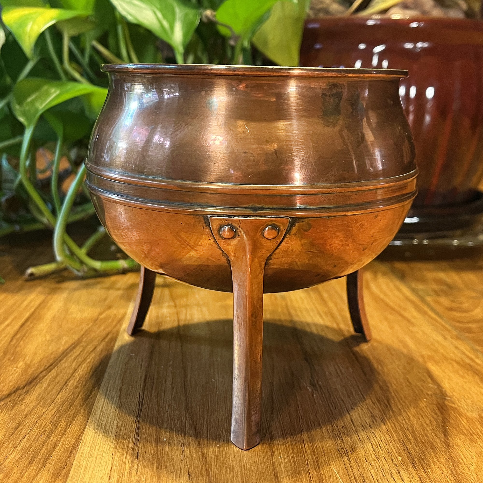 Copper Cauldron with Ridge Detail
