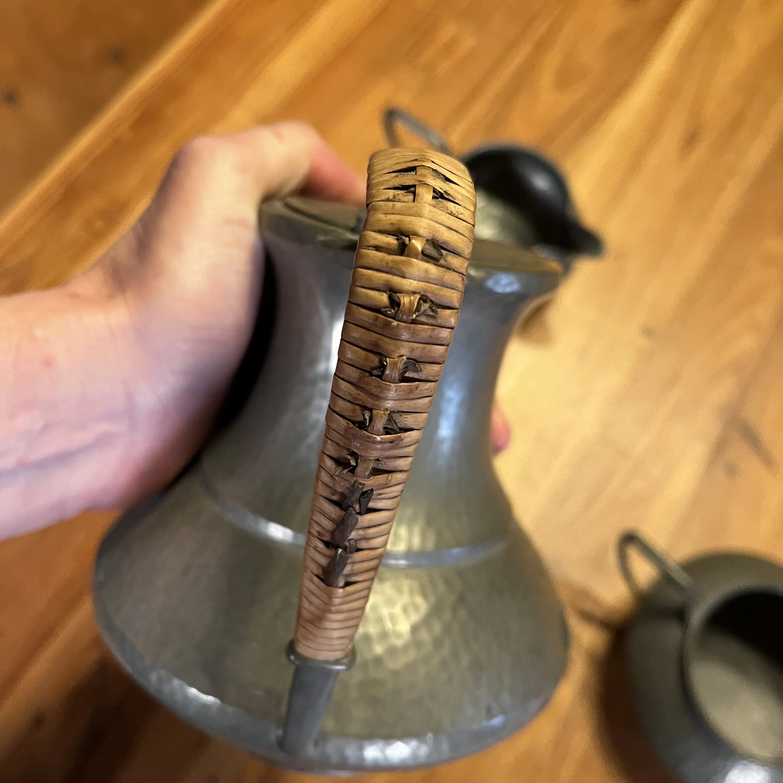 A&CPewterTeaSet5.jpg