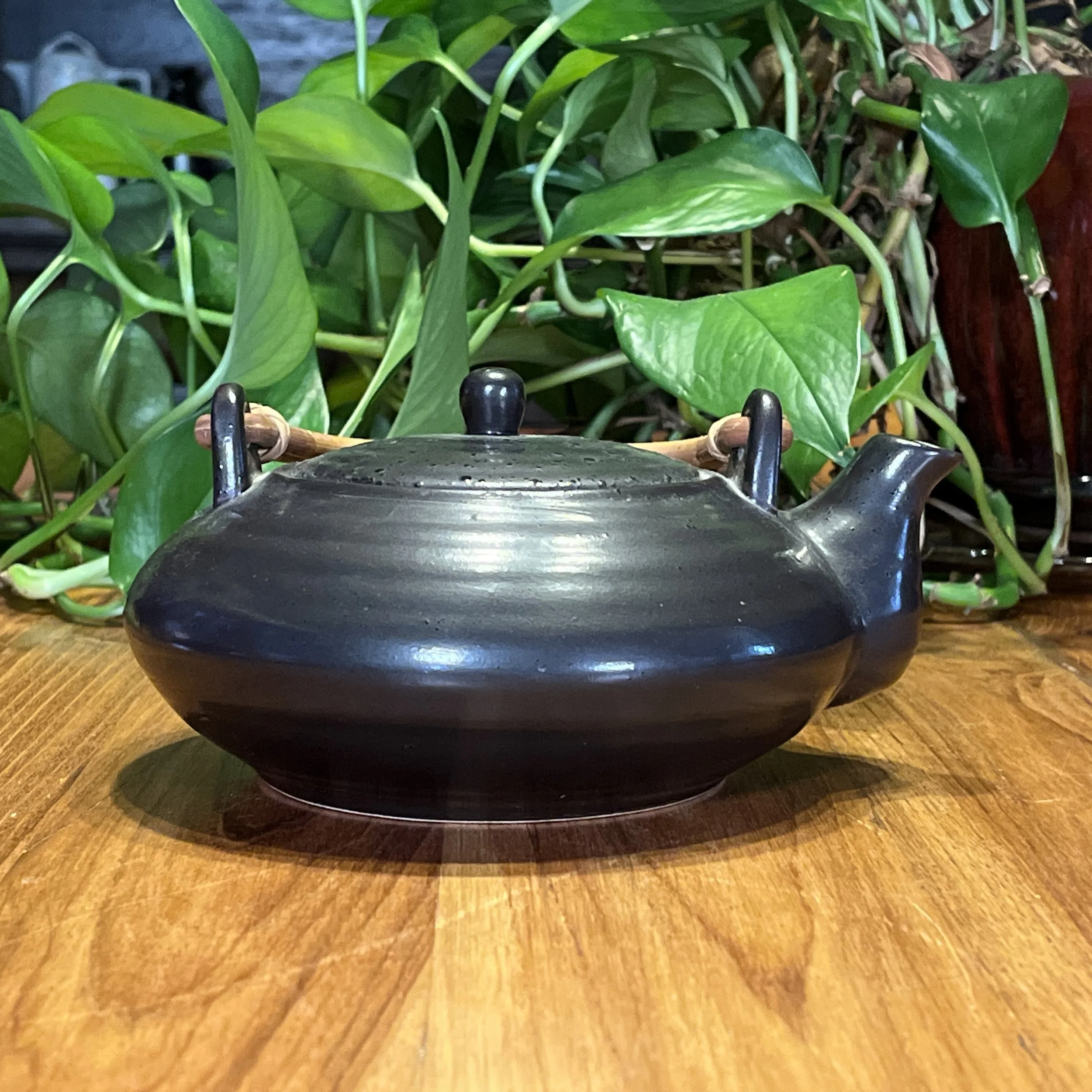 BambooHandleTeapot5.jpg