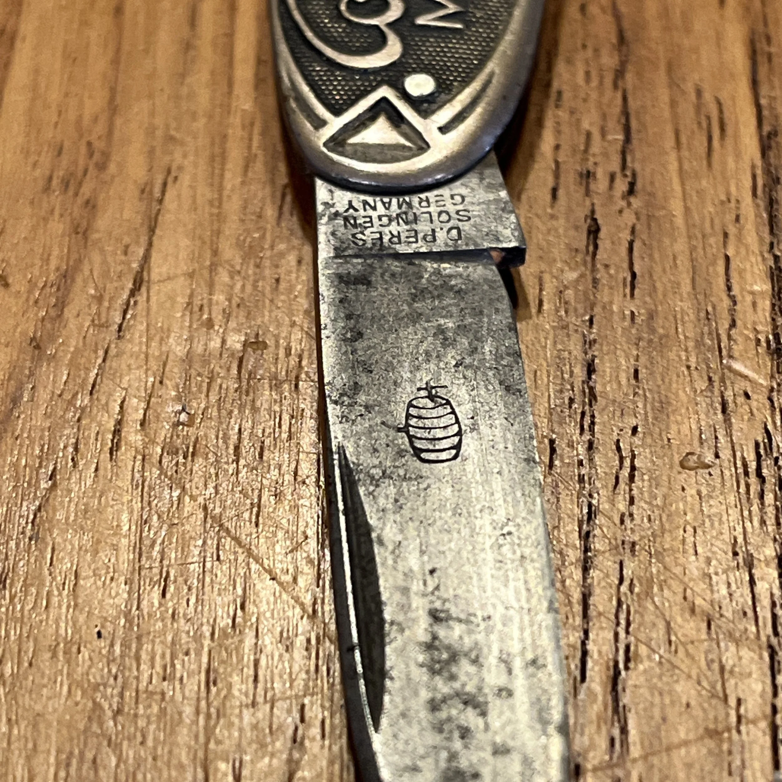 DPeresFoldingKnife4.jpg