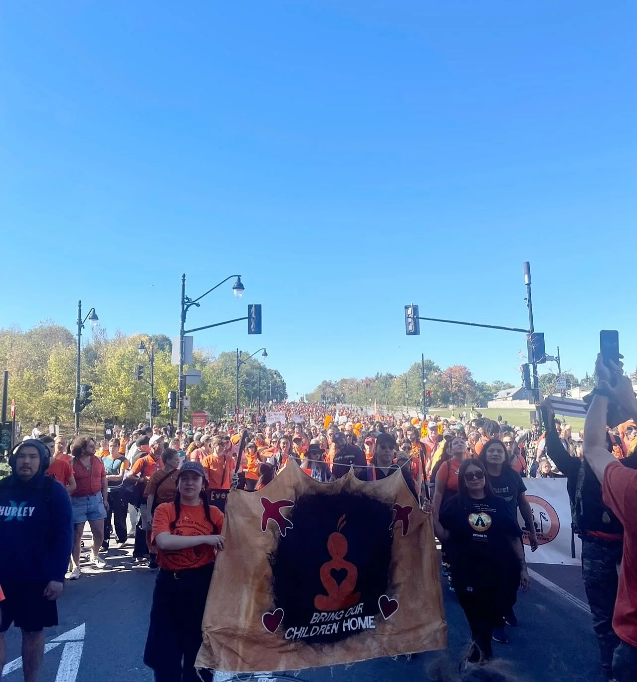What an incredible turnout! Wow 🧡🫂. Thank you to all the volunteers, staff, sponsors and to everyone who came out to show their support. We couldn&rsquo;t have done this without everyone&rsquo;s help.  Nakurmiimarialuk 🧡. #everychildmatters #orang
