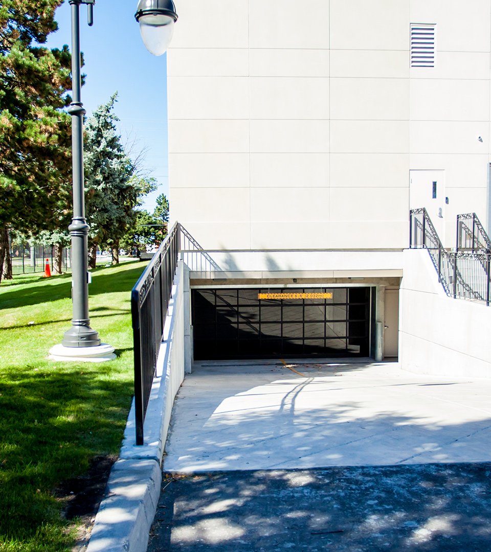 facility-parking2.jpeg