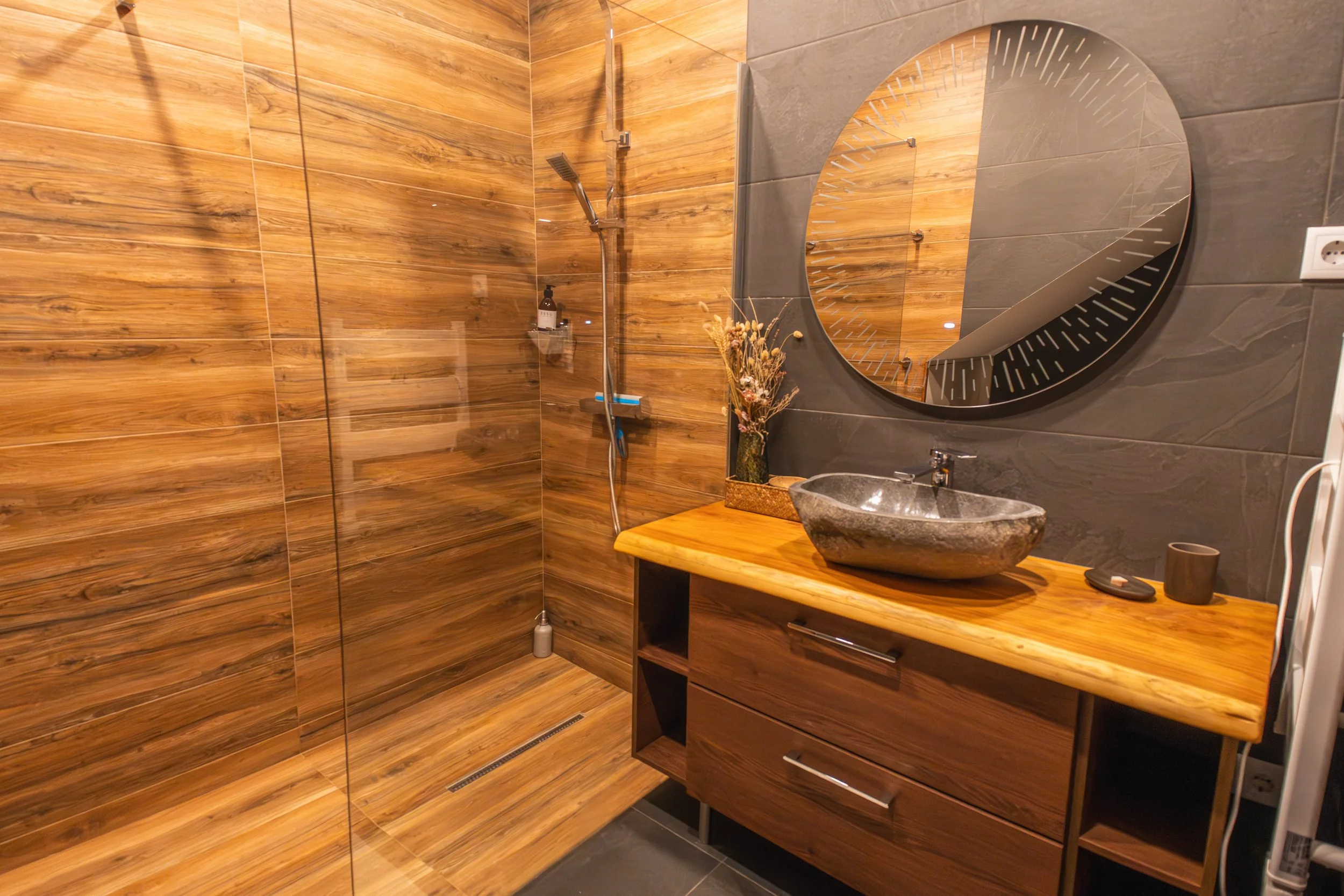 Bathroom Bambu.jpg