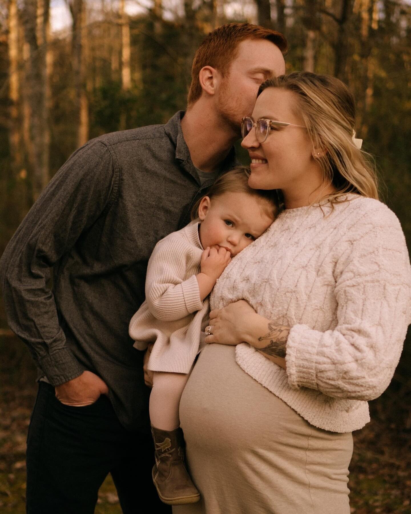 Can&rsquo;t wait for these three to meet Isla Clare. 🩵🐚 

#maternityphotographer #ashevillephotographer #familyphotographer #brevardnc #ashevillenc #wncphotographer #brevardphotographer #familyphotos #maternitysession #maternityshoot