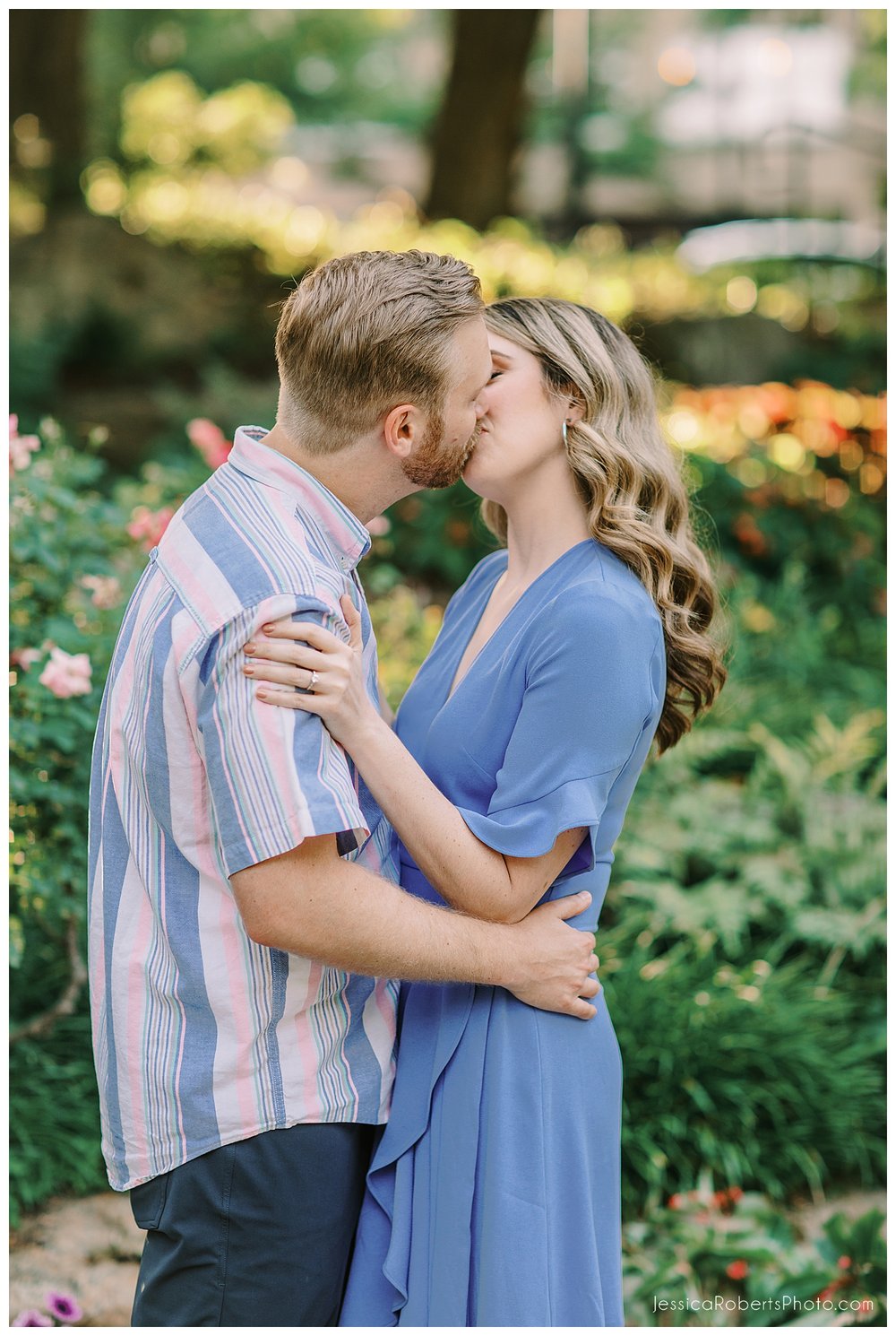 engagement-session-falls-park-on-the-reedy_0005.jpg