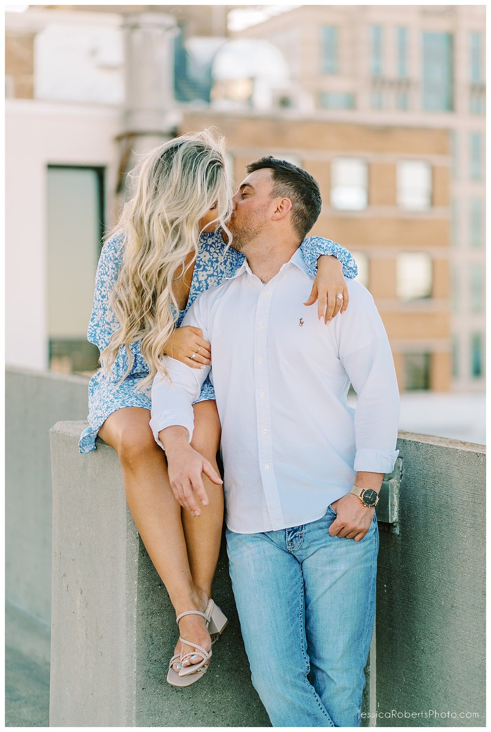 Downtown-Columbia-Engagement-Session_0019.jpg