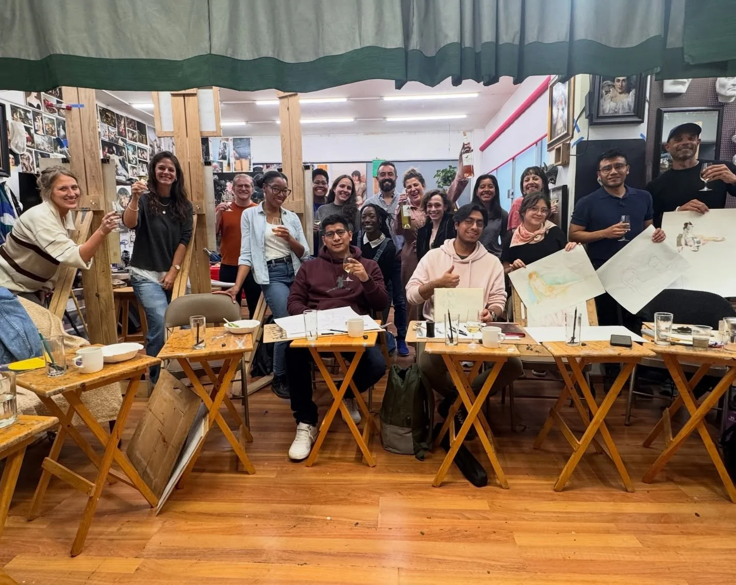 &iexcl;Gran experiencia con @trazoscopas y @costa_vinos ! 💐Nos vemos a la pr&oacute;xima. 🙌🏽🤗💚
___
#ateliermesones #dibujoconmodelo #trazosycopas