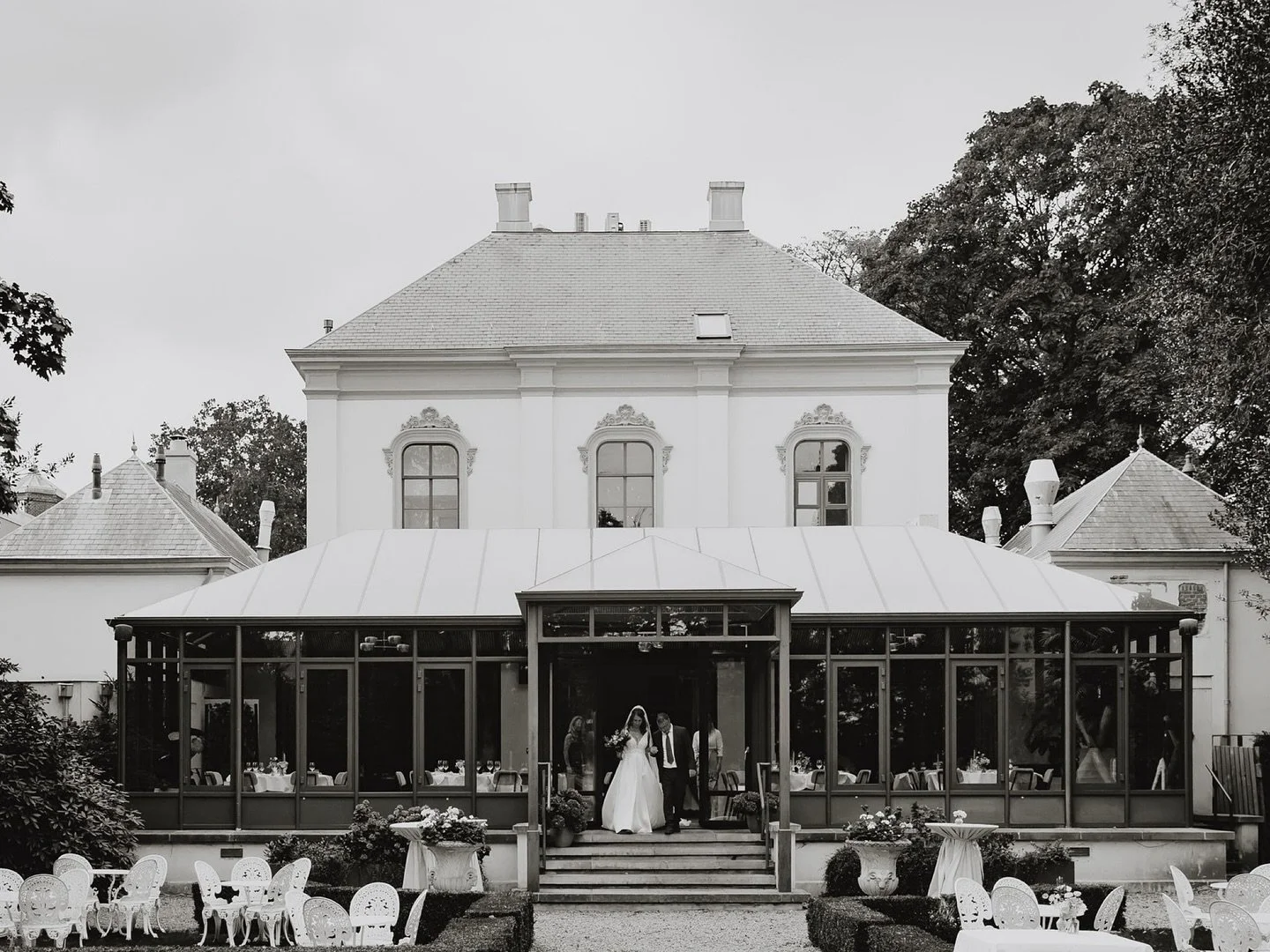 Ik probeerde een kleine samenvatting van deze bruiloft te maken&hellip;. Mislukt! 

Lieve Lau en Gerard, wat een fantastische trouwdag mocht ik met jullie beleven! 
De 2e bruiloft dit jaar met deze lieve familie en feesten tot het einde met m&rsquo;n
