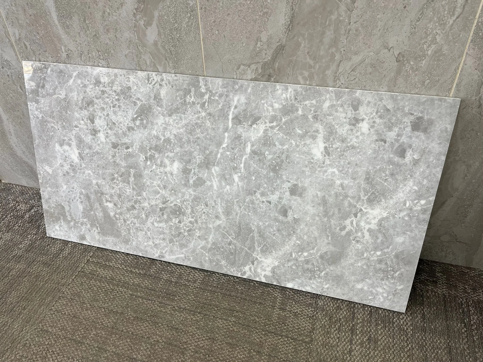 HG846825 / $2.45/SF